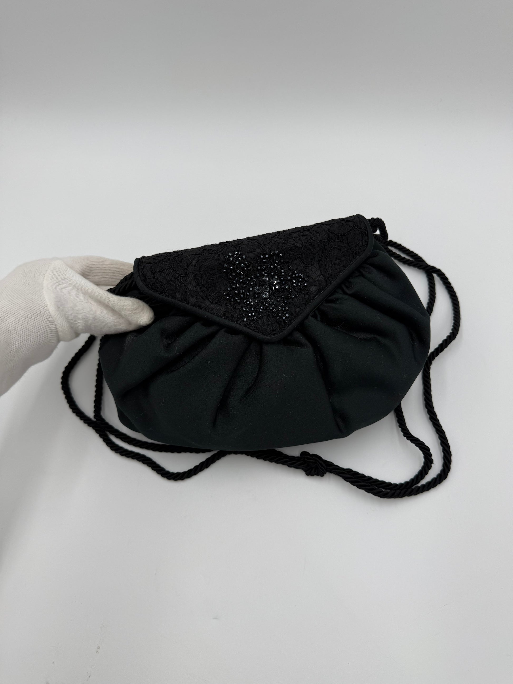 Fendi Pochette Vintage in Seta e Pizzo con Perline Nera - Pally Vintage Closet
