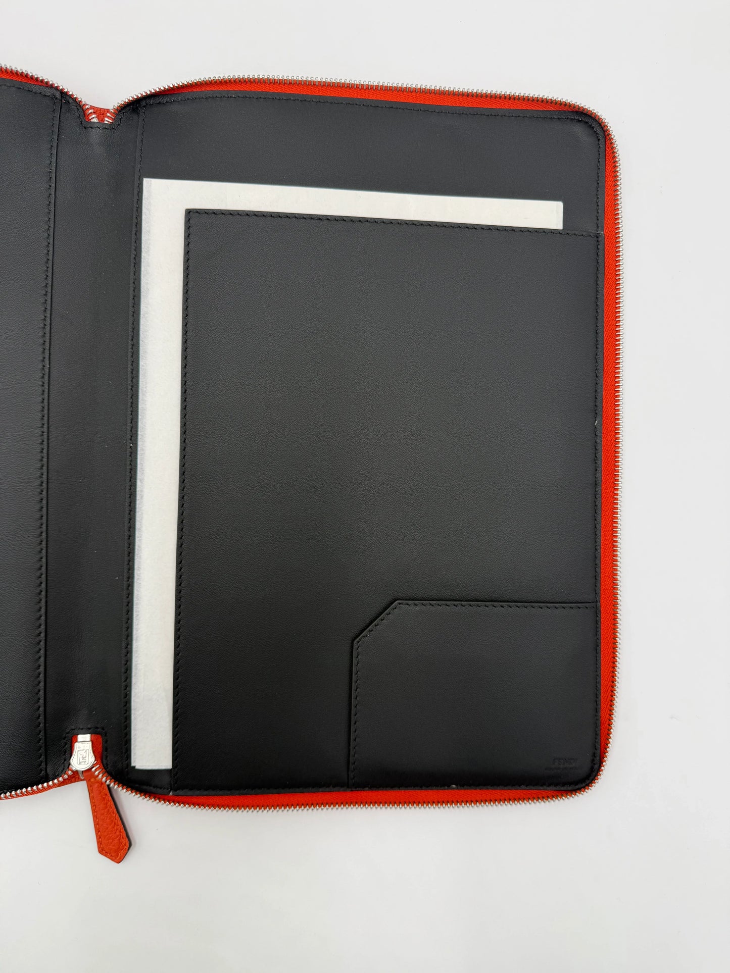 Fendi-Porta-Documenti-e-Porta-Computer-Pelle-Romano-Arancio-70314543546692 - Pally Vintage Closet