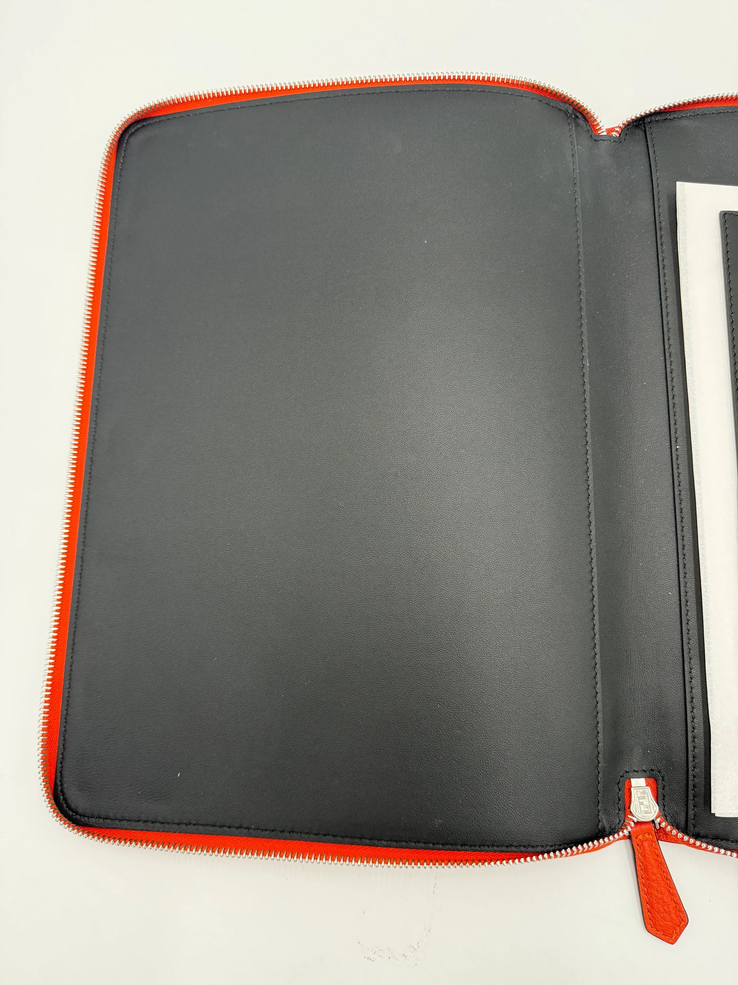 Fendi-Porta-Documenti-e-Porta-Computer-Pelle-Romano-Arancio-70314543579460 - Pally Vintage Closet