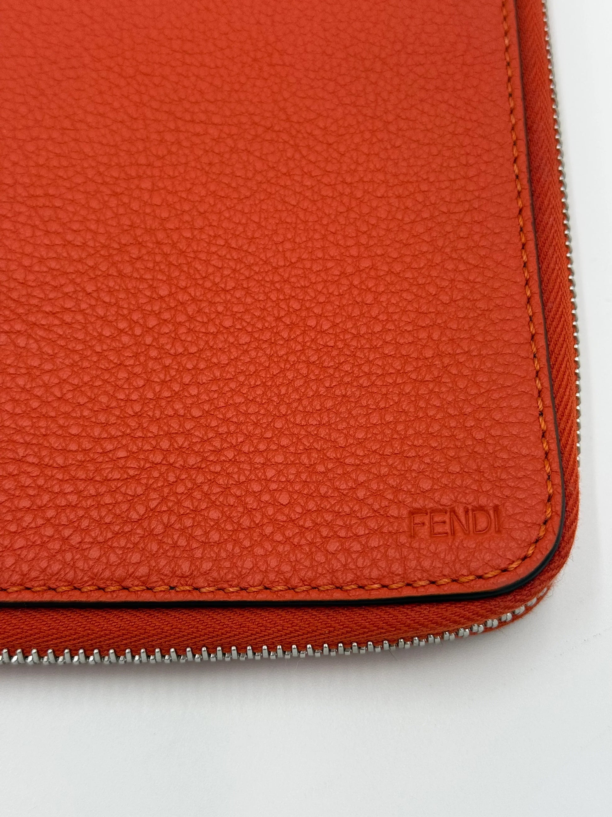 Fendi-Porta-Documenti-e-Porta-Computer-Pelle-Romano-Arancio-70314543808836 - Pally Vintage Closet