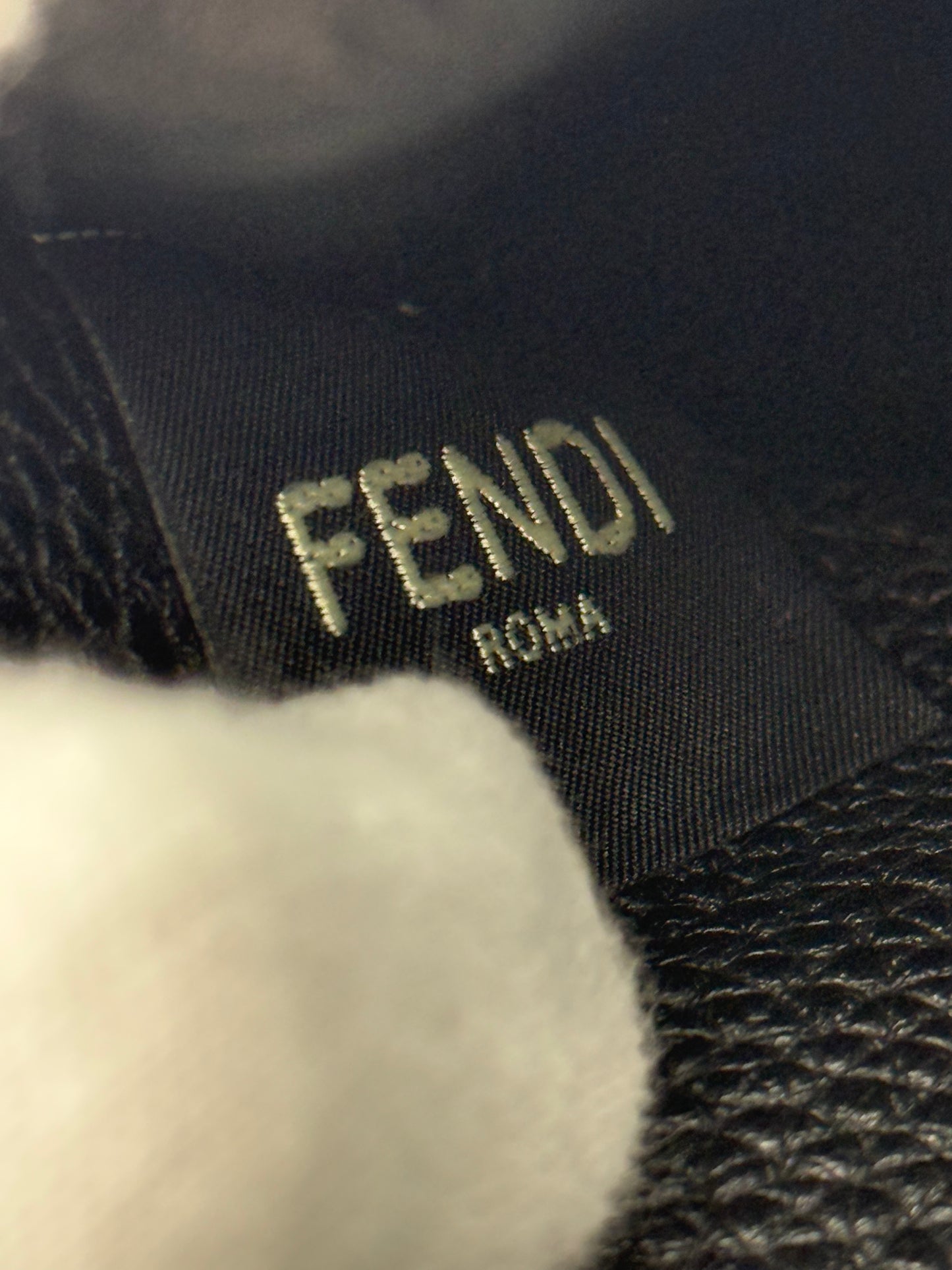 Fendi Portafoglio Selleria Cuoio Romano Nero - Pally Vintage Closet