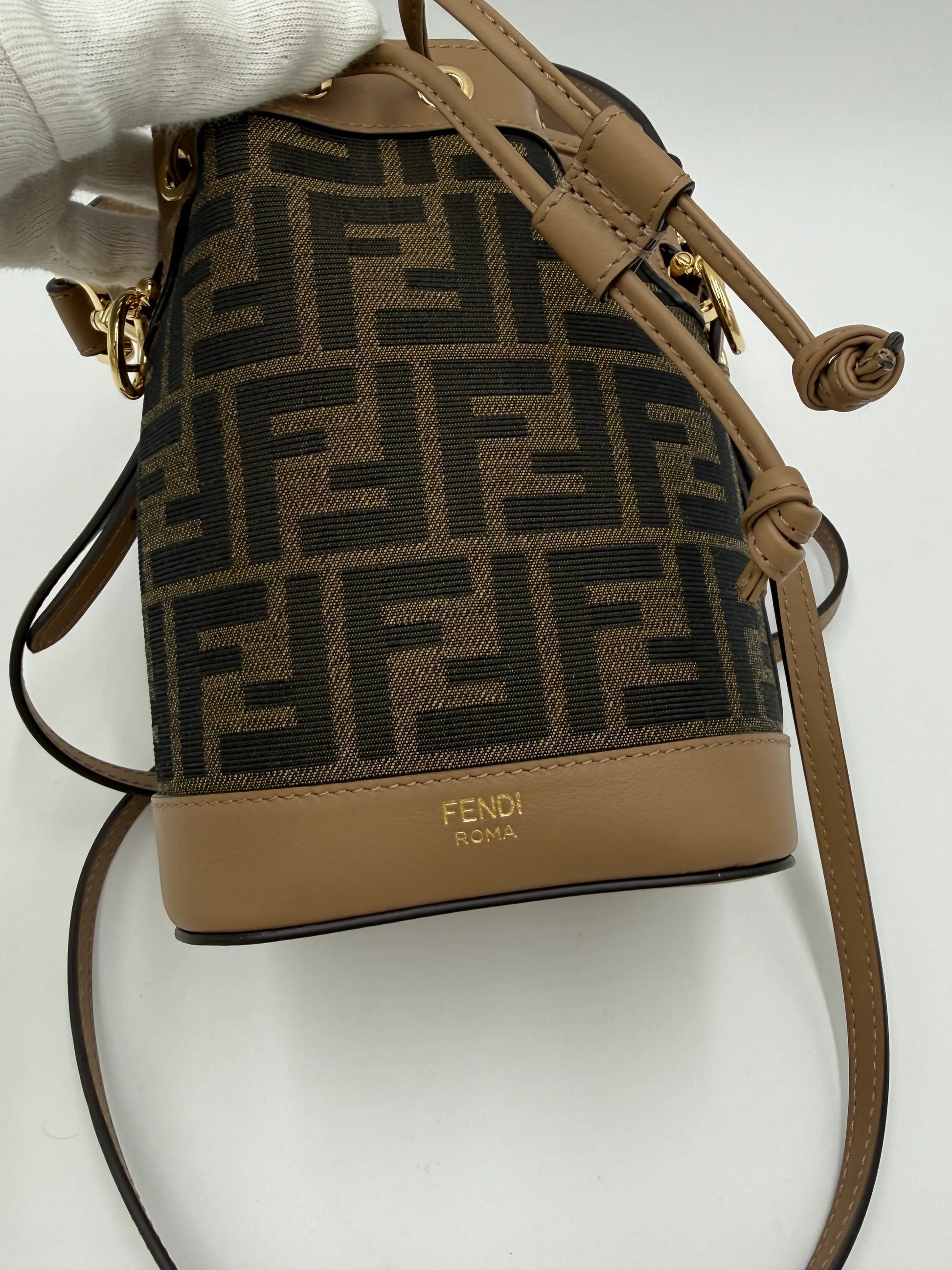 Fendi-Secchiello-Mon-Tresor-Small-in-Tessuto-FF-e-Pelle-Beige-70263876190532 - Pally Vintage Closet