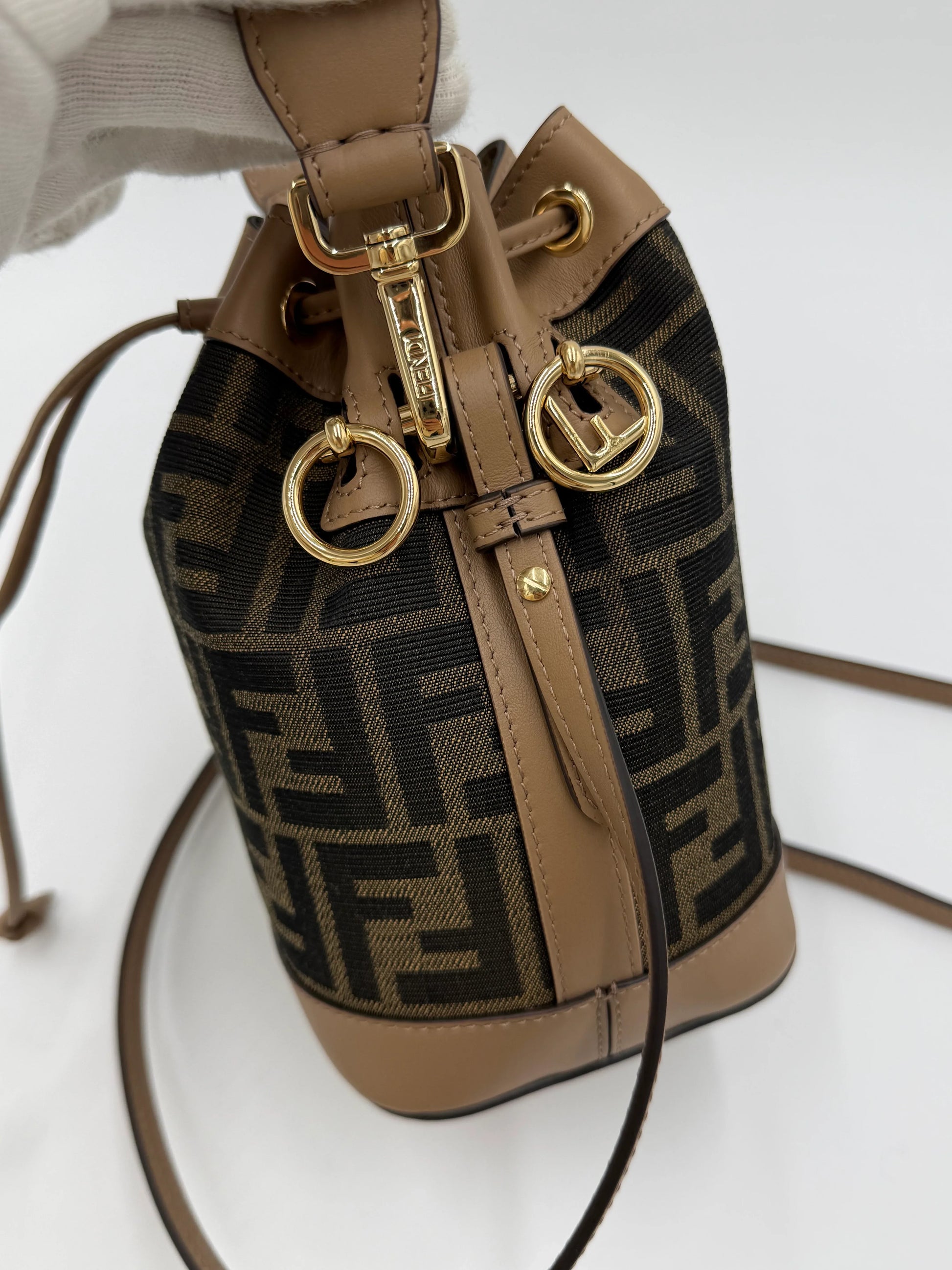 Fendi-Secchiello-Mon-Tresor-Small-in-Tessuto-FF-e-Pelle-Beige-70263876223300 - Pally Vintage Closet