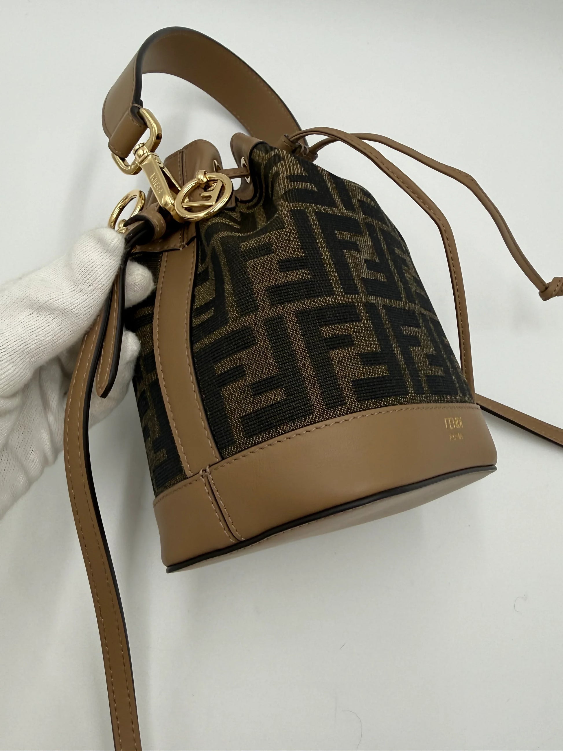 Fendi-Secchiello-Mon-Tresor-Small-in-Tessuto-FF-e-Pelle-Beige-70263876321604 - Pally Vintage Closet