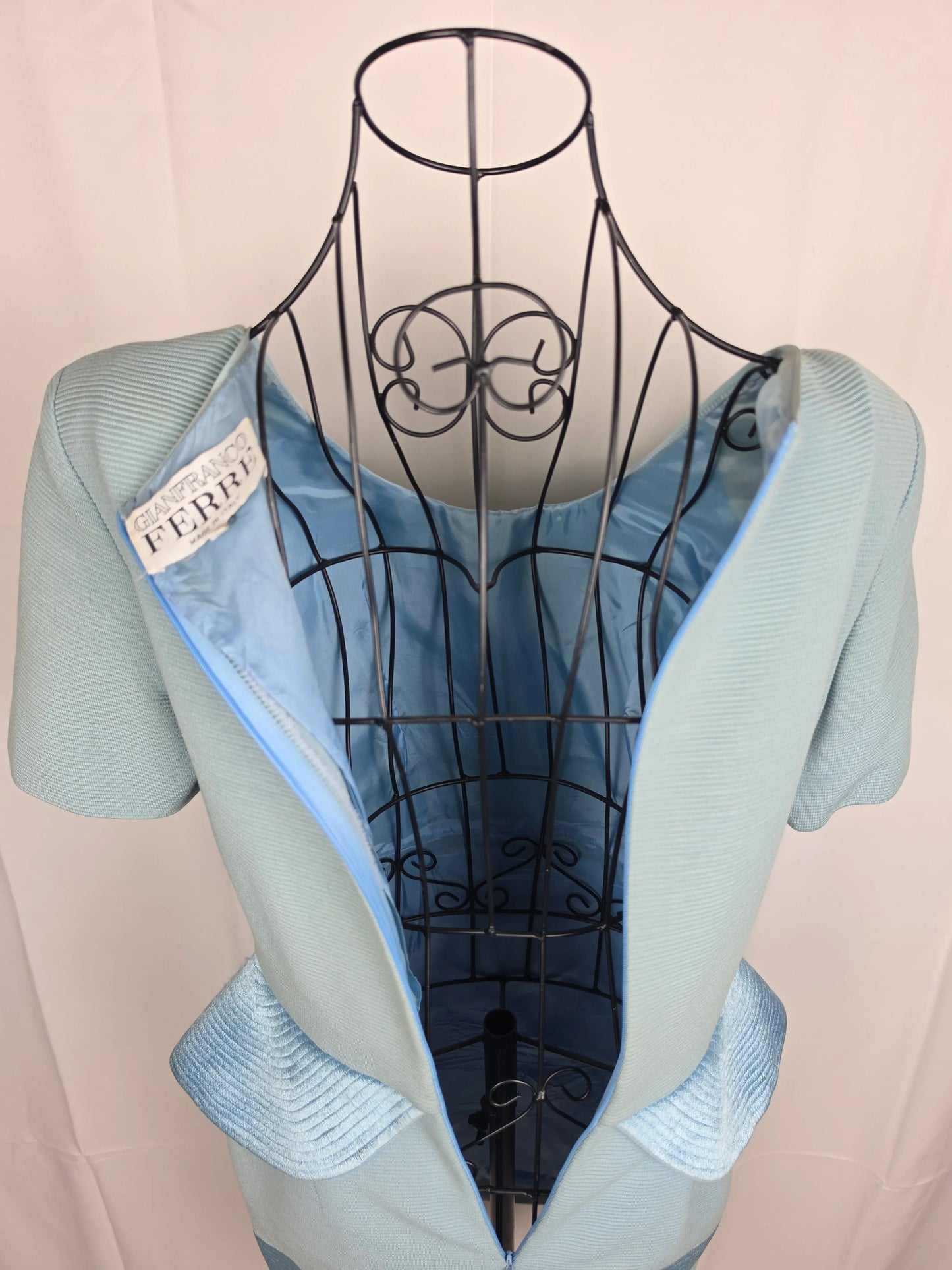 Gianfranco-Ferr-Abito-Vintage-Strutturato-Azzurro-Polvere-70263508959556 - Pally Vintage Closet