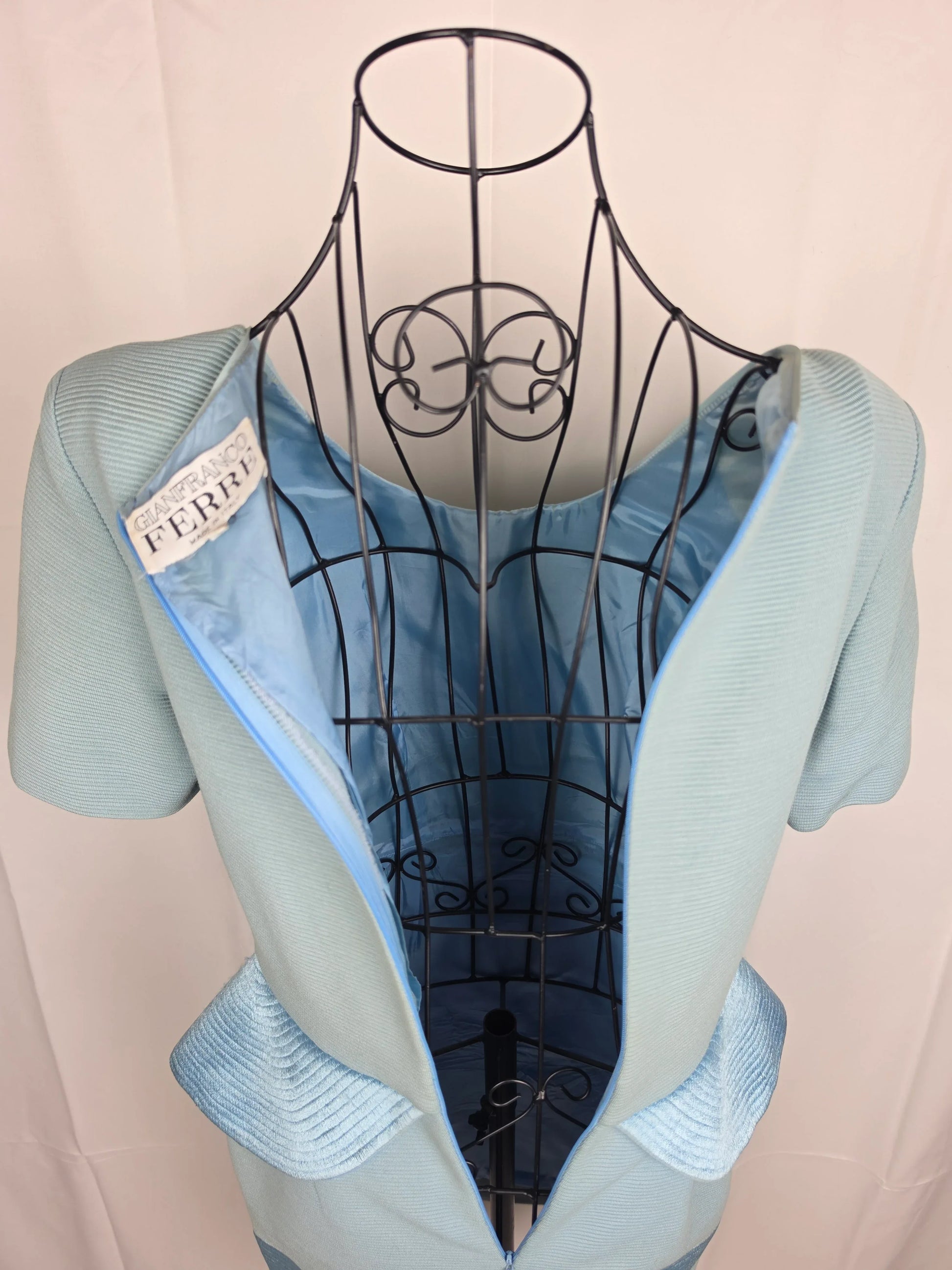 Gianfranco-Ferr-Abito-Vintage-Strutturato-Azzurro-Polvere-70263508959556 - Pally Vintage Closet