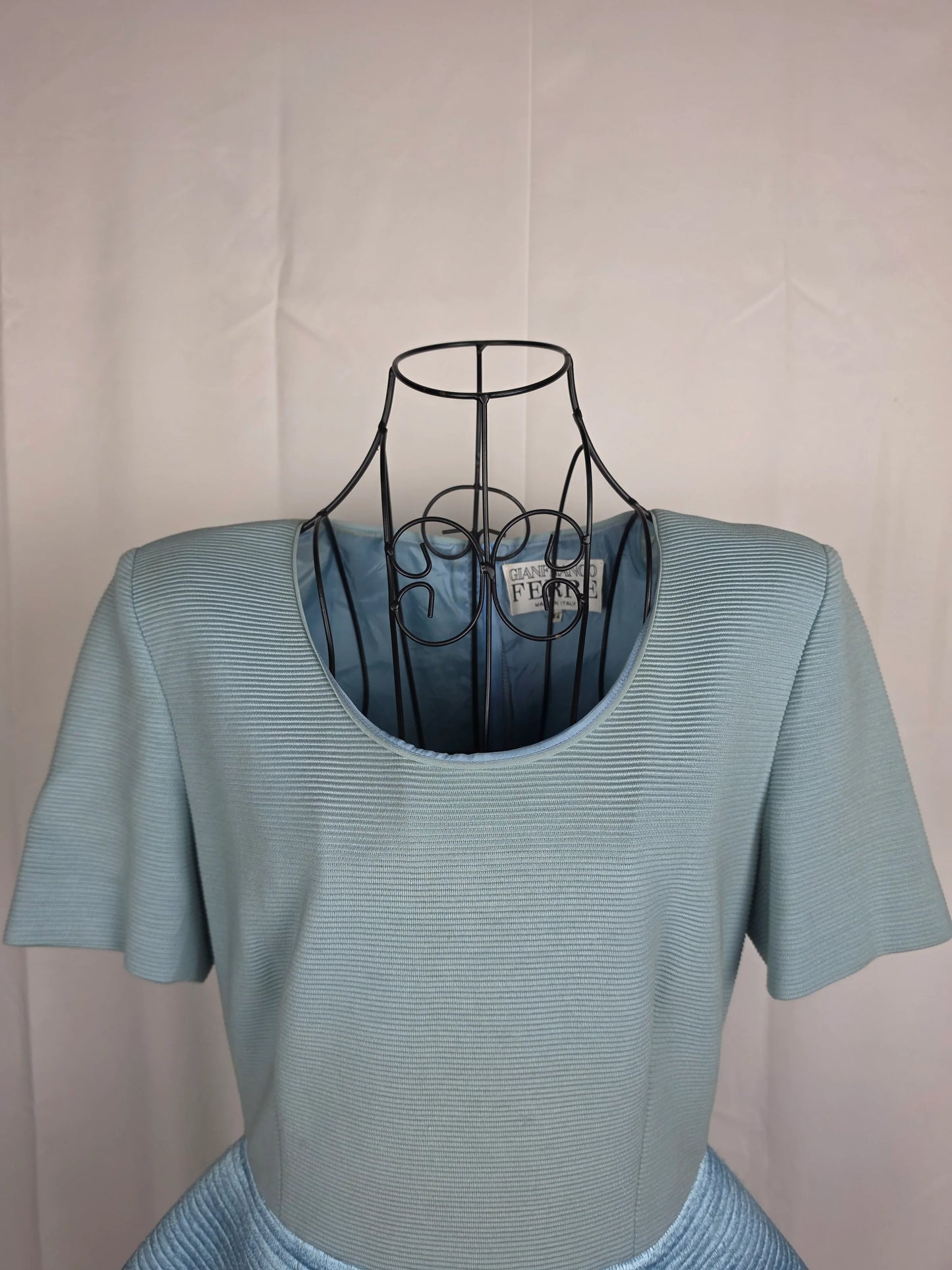 Gianfranco-Ferr-Abito-Vintage-Strutturato-Azzurro-Polvere-70263509123396 - Pally Vintage Closet