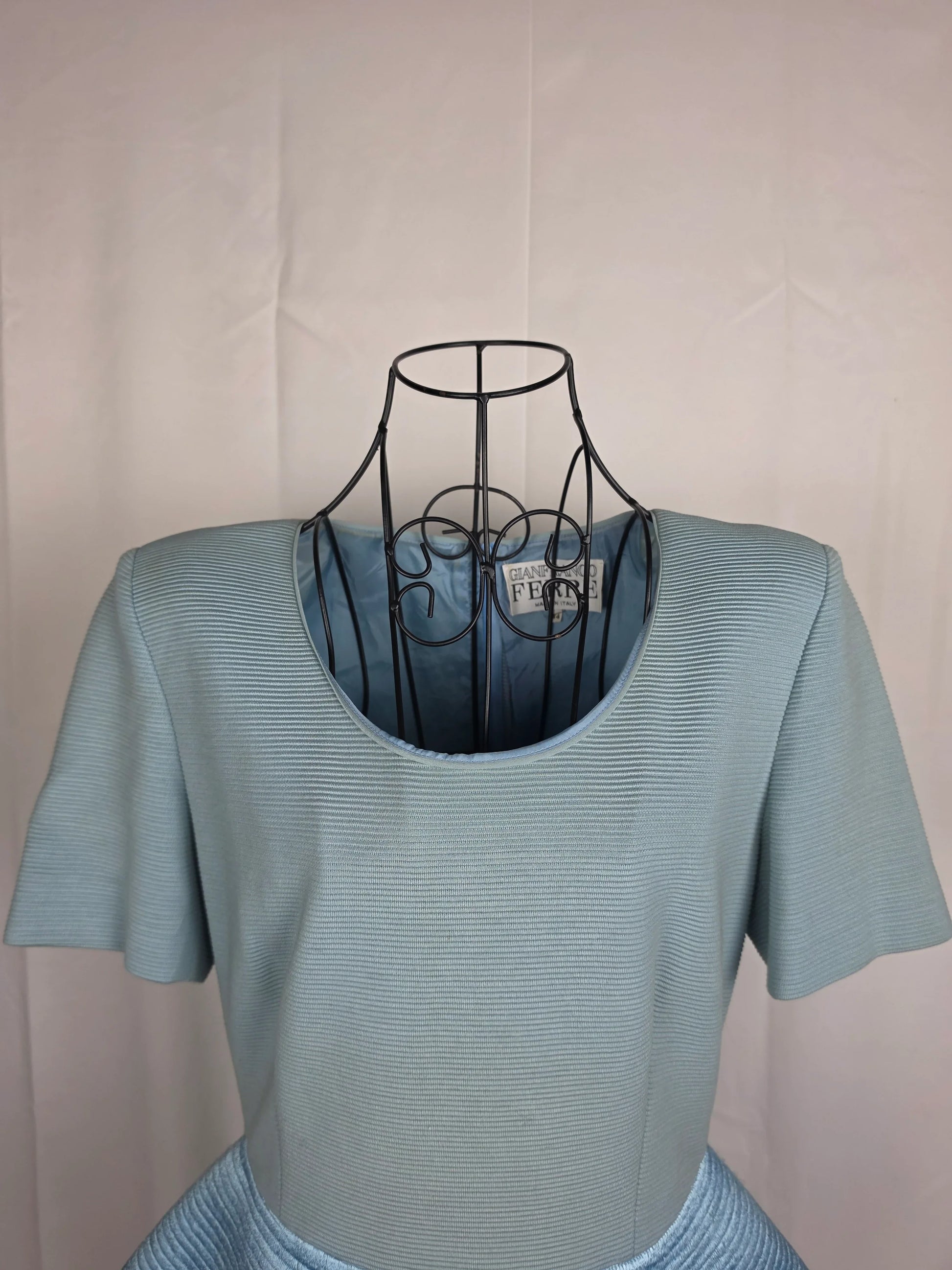 Gianfranco-Ferr-Abito-Vintage-Strutturato-Azzurro-Polvere-70263509123396 - Pally Vintage Closet