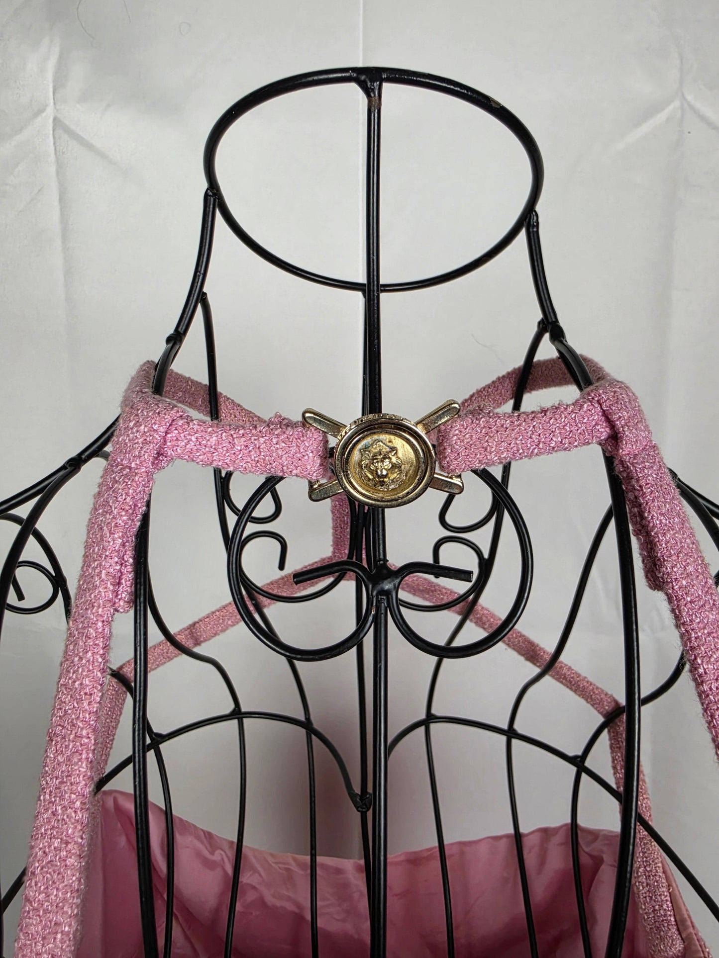 Gianni Versace Completo Vintage Abito e Soprabito in Tweed Bouclé Rosa Shimmer - Pally Vintage Closet