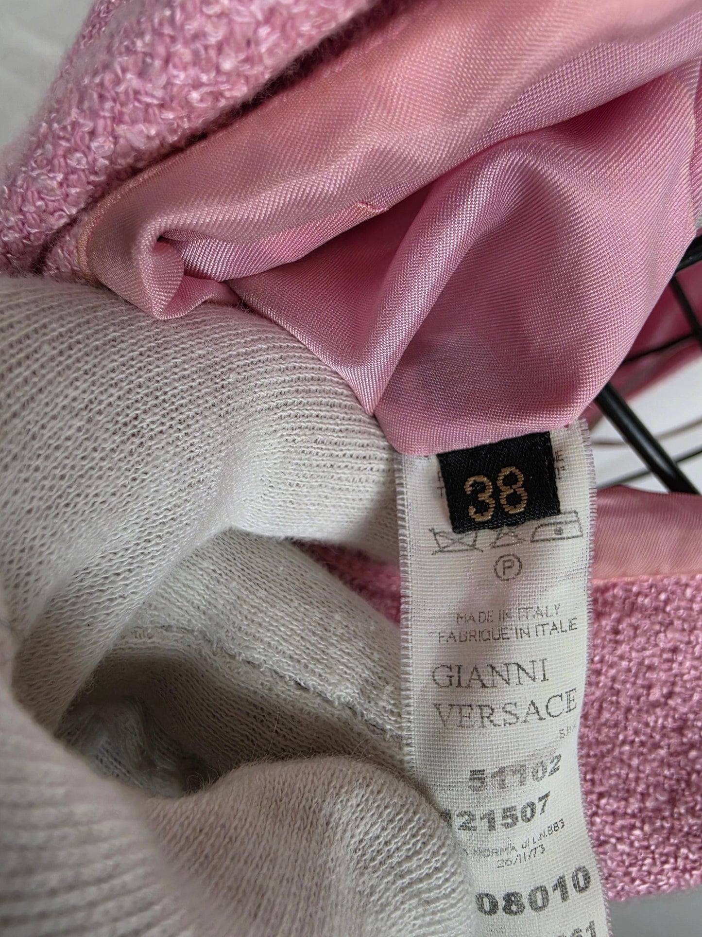 Gianni Versace Completo Vintage Abito e Soprabito in Tweed Bouclé Rosa Shimmer - Pally Vintage Closet