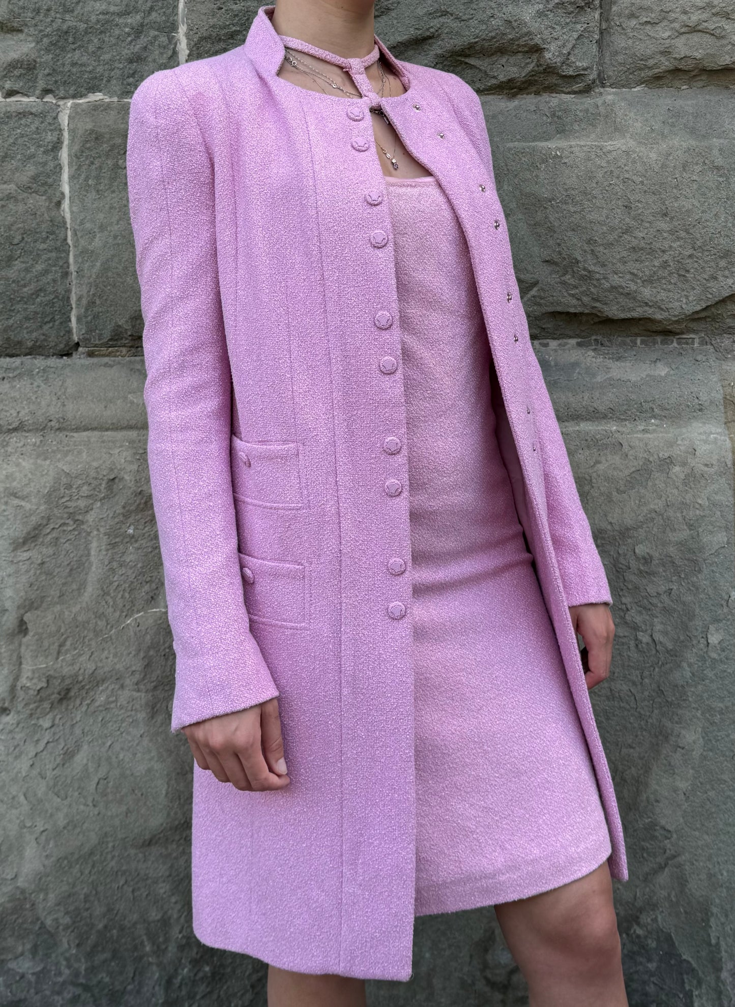 Gianni Versace Completo Vintage Abito e Soprabito in Tweed Bouclé Rosa Shimmer - Pally Vintage Closet