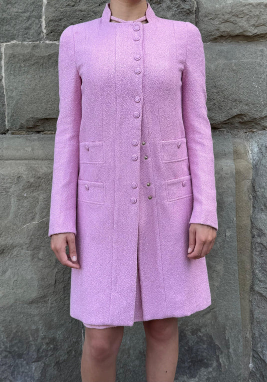 Gianni Versace Completo Vintage Abito e Soprabito in Tweed Bouclé Rosa Shimmer - Pally Vintage Closet