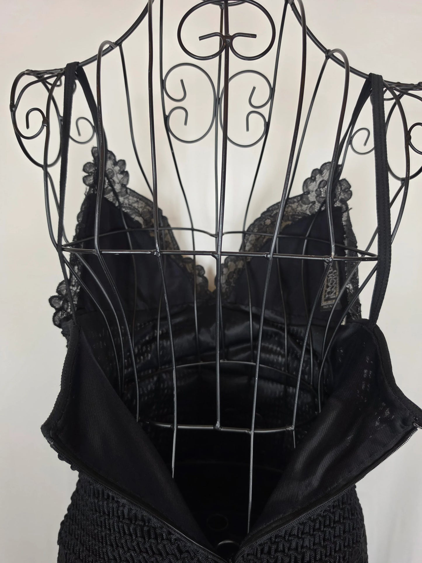 Gianni-Versace-Couture-Abito-Bustier-d-Archivio-1993-in-Pizzo-e-Maglia-Nero-70263559192900 - Pally Vintage Closet