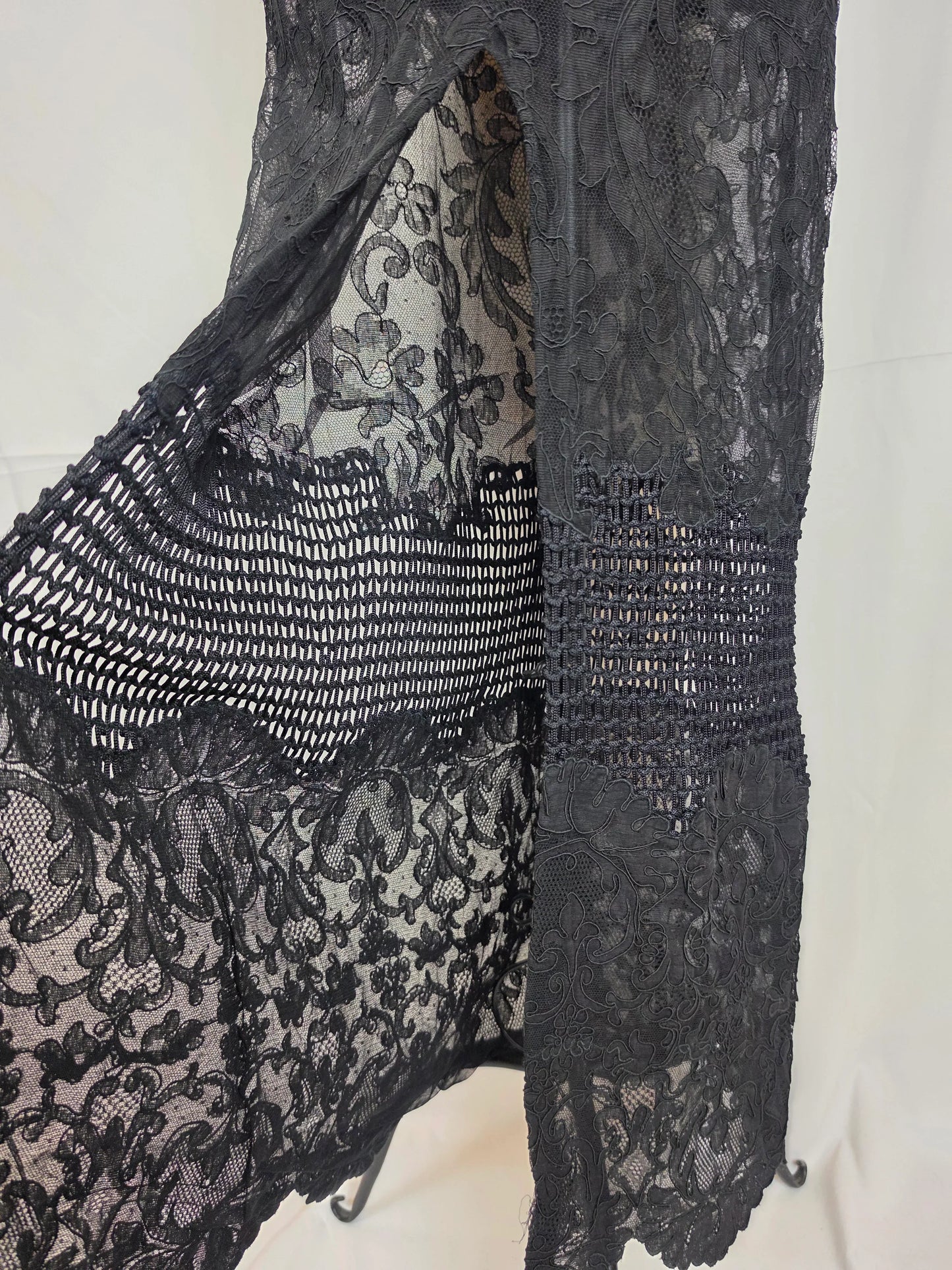 Gianni-Versace-Couture-Abito-Bustier-d-Archivio-1993-in-Pizzo-e-Maglia-Nero-70263559225668 - Pally Vintage Closet