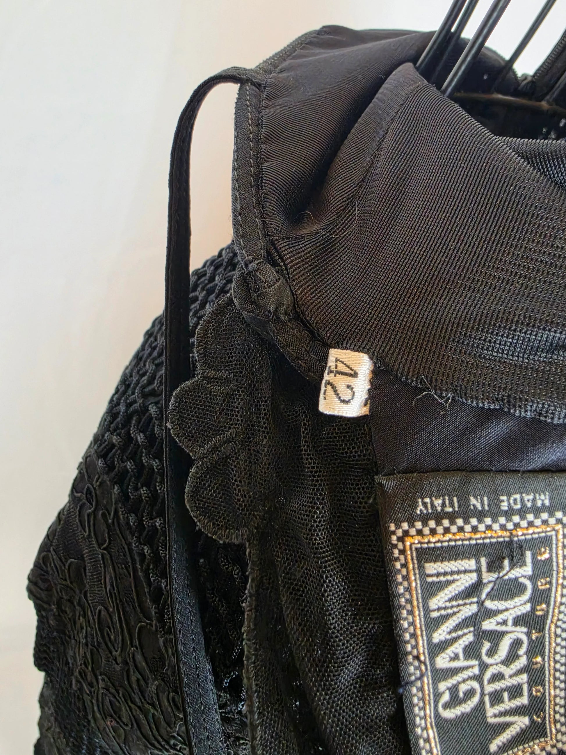 Gianni-Versace-Couture-Abito-Bustier-d-Archivio-1993-in-Pizzo-e-Maglia-Nero-70263559258436 - Pally Vintage Closet