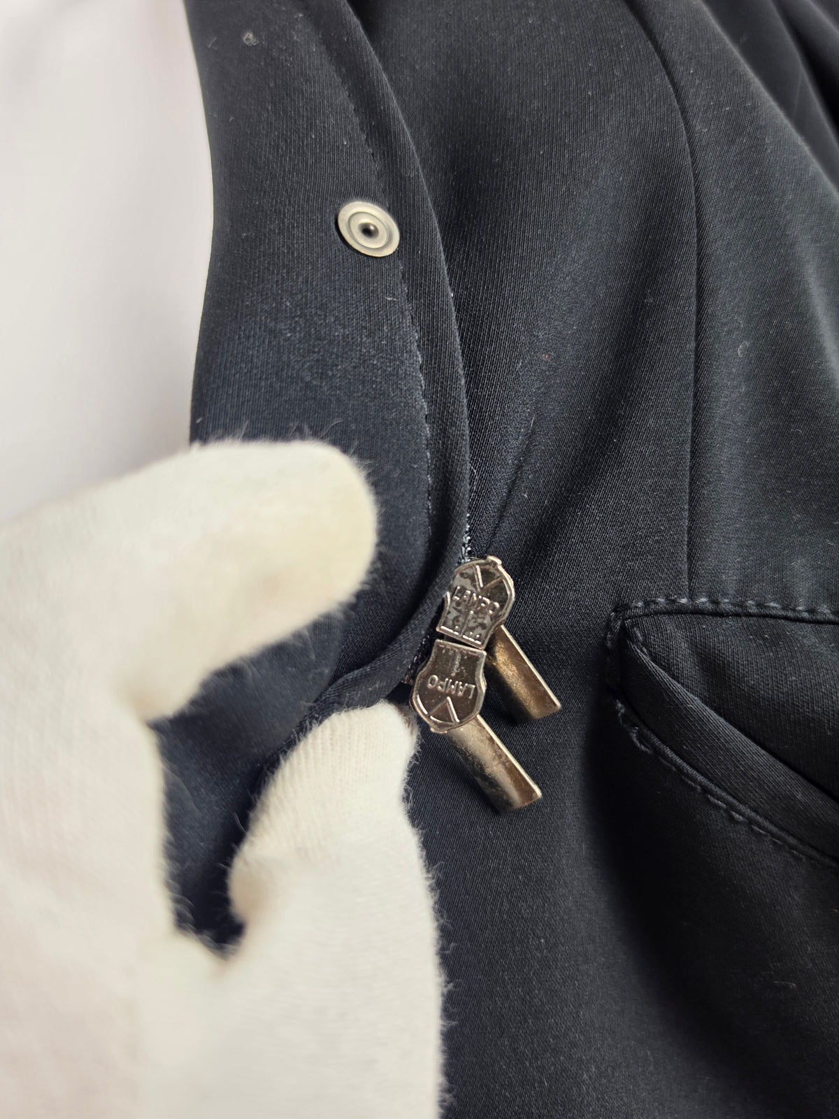 Giorgio Armani Cappotto Vintage con Collo Alto Nero - Pally Vintage Closet