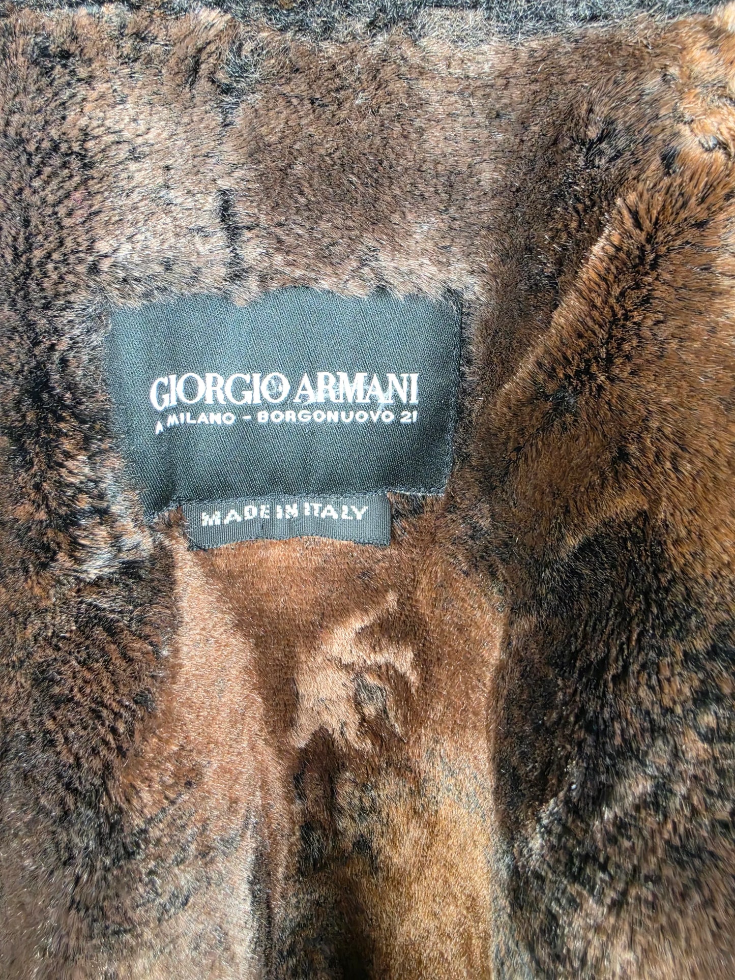 Giorgio-Armani-Cappotto-con-Cappuccio-in-Eco-Pelliccia-Linea-Borgonuovo-21-Nero-70134059729220 - Pally Vintage Closet