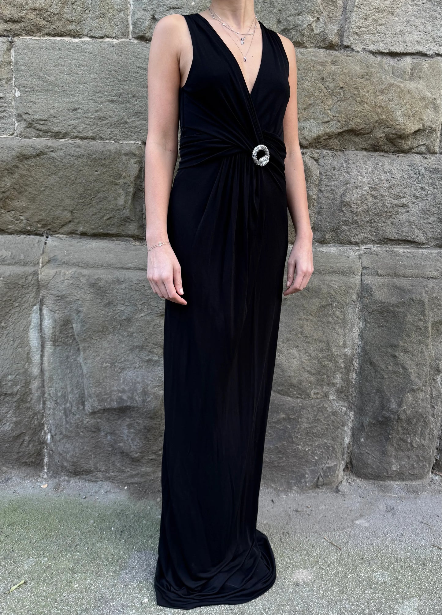 Gucci-Abito-da-Sera-by-Tom-Ford-con-Spilla-gioiello-Nero-69720449319236 - Pally Vintage Closet