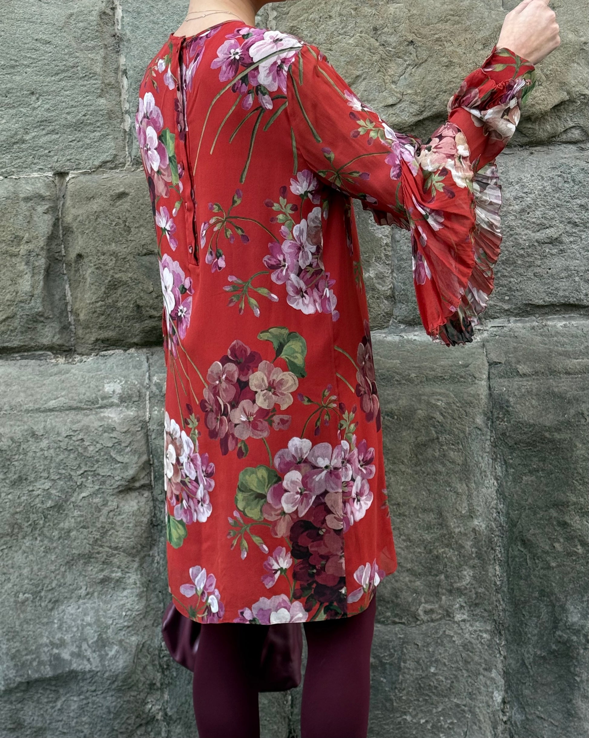 Gucci Abito in Seta con Stampa Floreale e Dettagli Plissé Rosso - Pally Vintage Closet