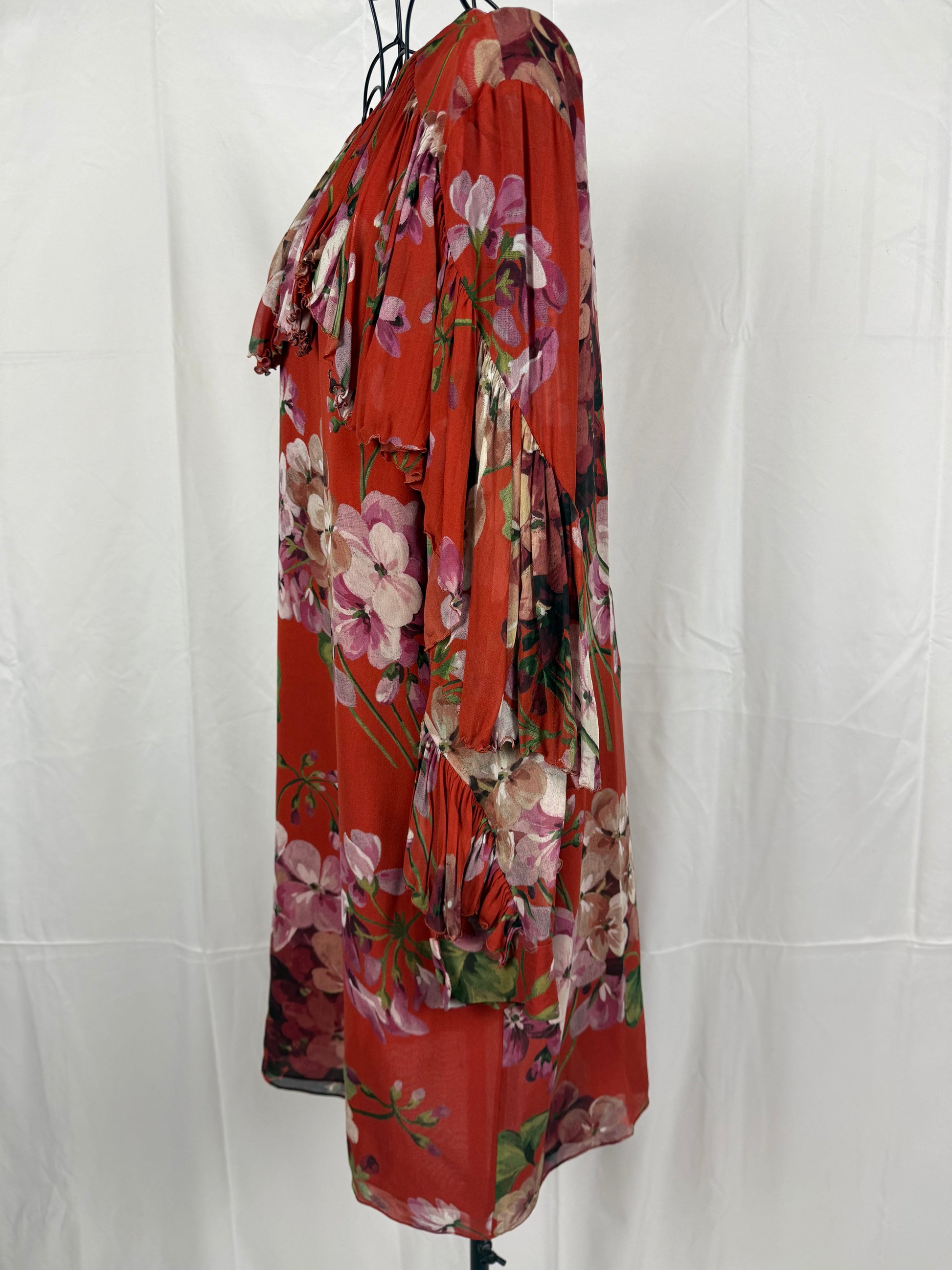 Gucci Abito in Seta con Stampa Floreale e Dettagli Plissé Rosso - Pally Vintage Closet