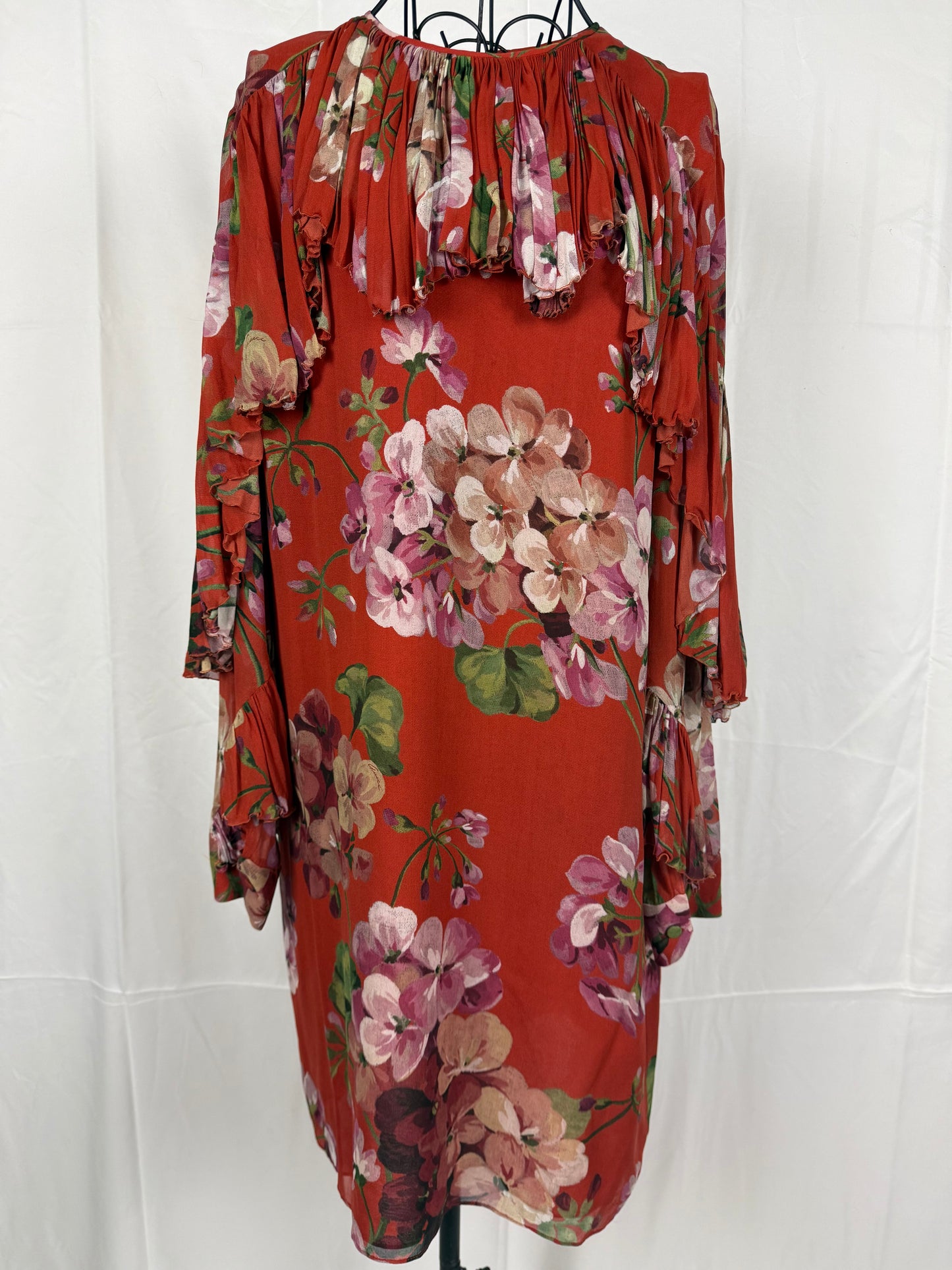 Gucci Abito in Seta con Stampa Floreale e Dettagli Plissé Rosso - Pally Vintage Closet