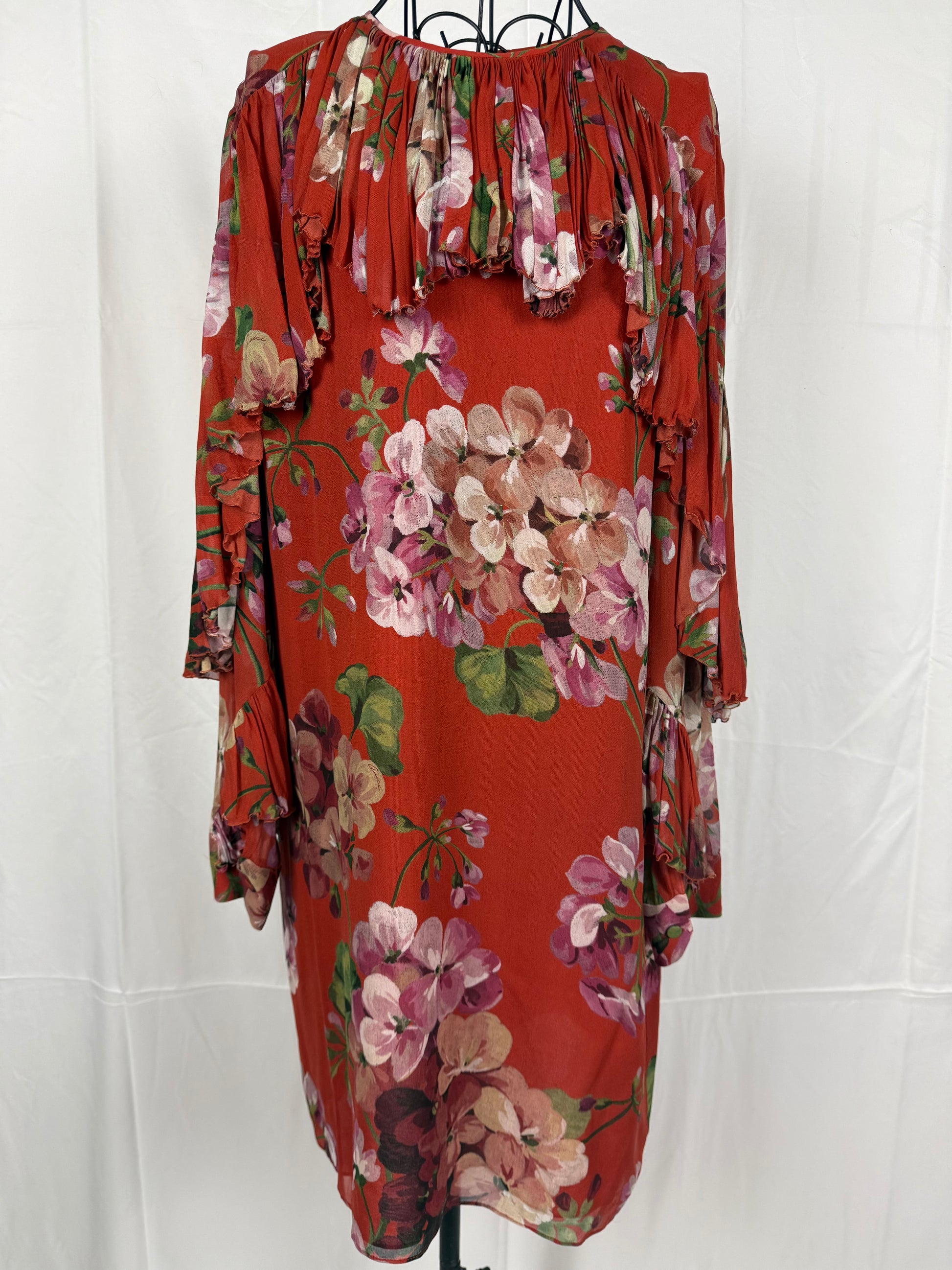 Gucci Abito in Seta con Stampa Floreale e Dettagli Plissé Rosso - Pally Vintage Closet