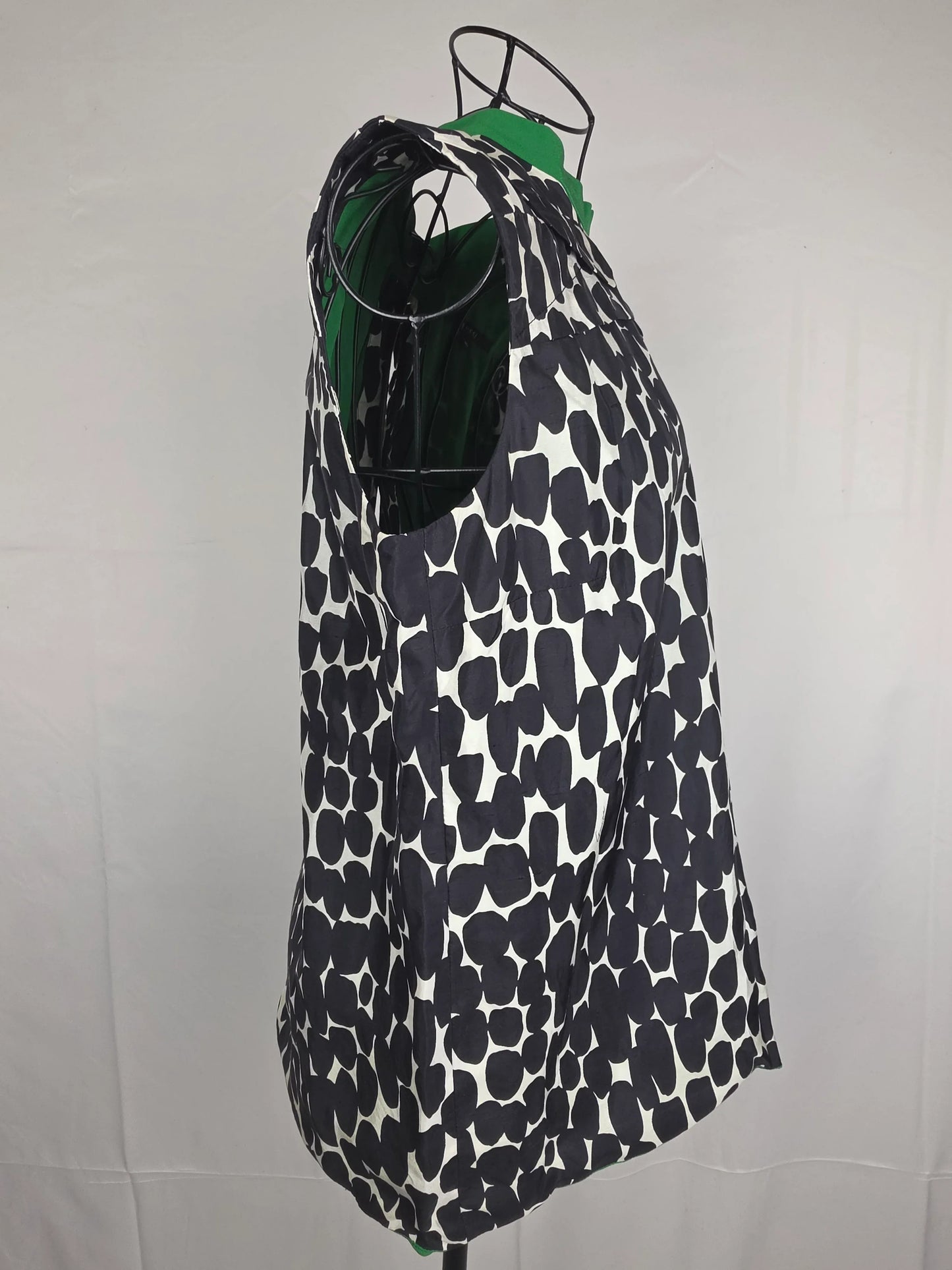 Gucci-Blusa-by-Tom-Ford-in-Seta-con-Stampa-Grafica-Bianca-e-Nera-70134072541508 - Pally Vintage Closet