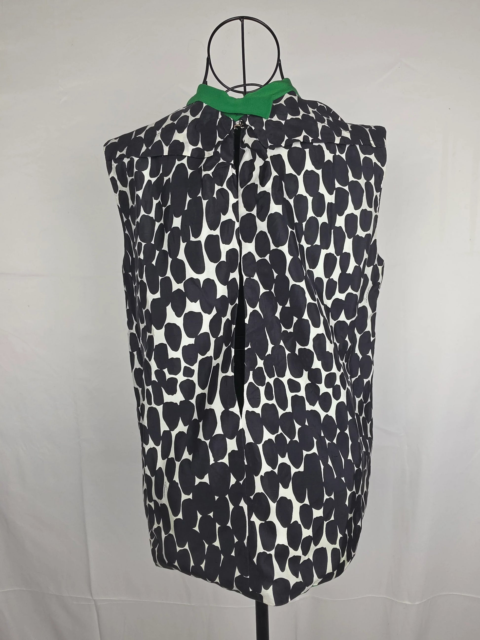 Gucci-Blusa-by-Tom-Ford-in-Seta-con-Stampa-Grafica-Bianca-e-Nera-70134072574276 - Pally Vintage Closet