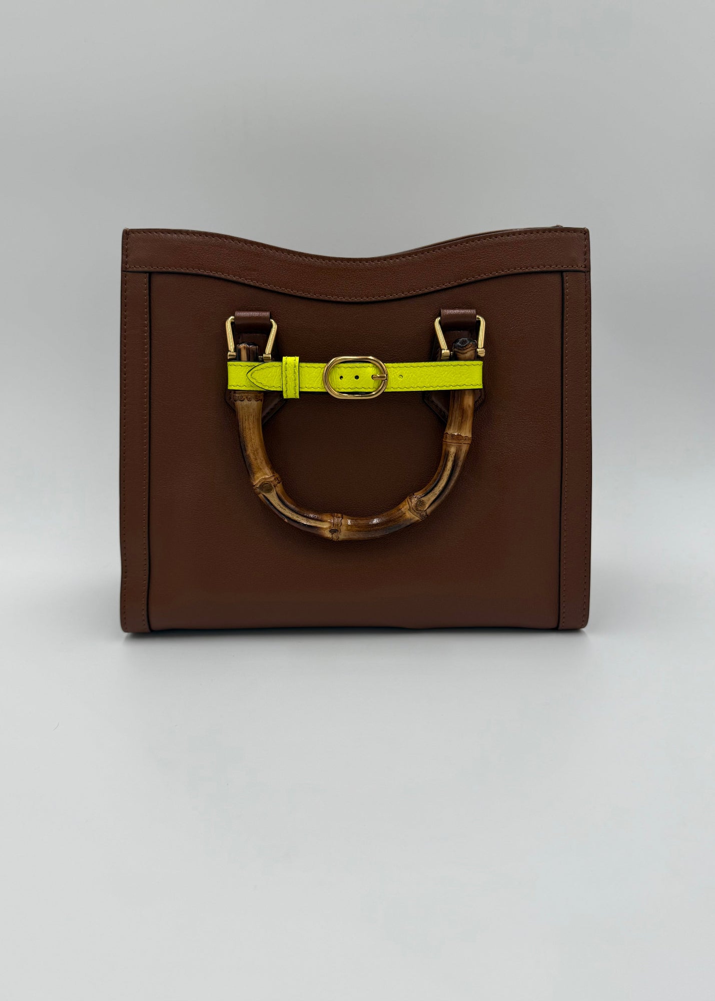 Gucci Borsa Diana Tote Media in Pelle con Manici Bamboo Marrone