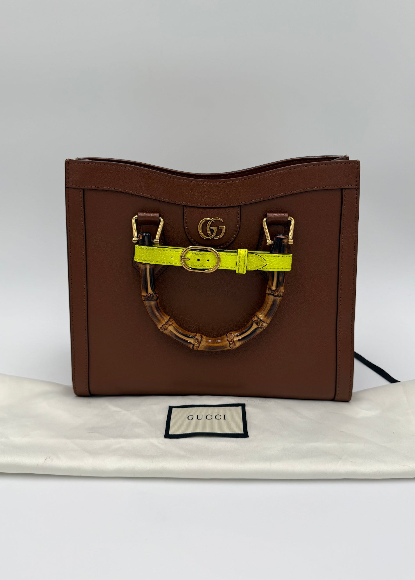 Gucci Borsa Diana Tote Media in Pelle con Manici Bamboo Marrone