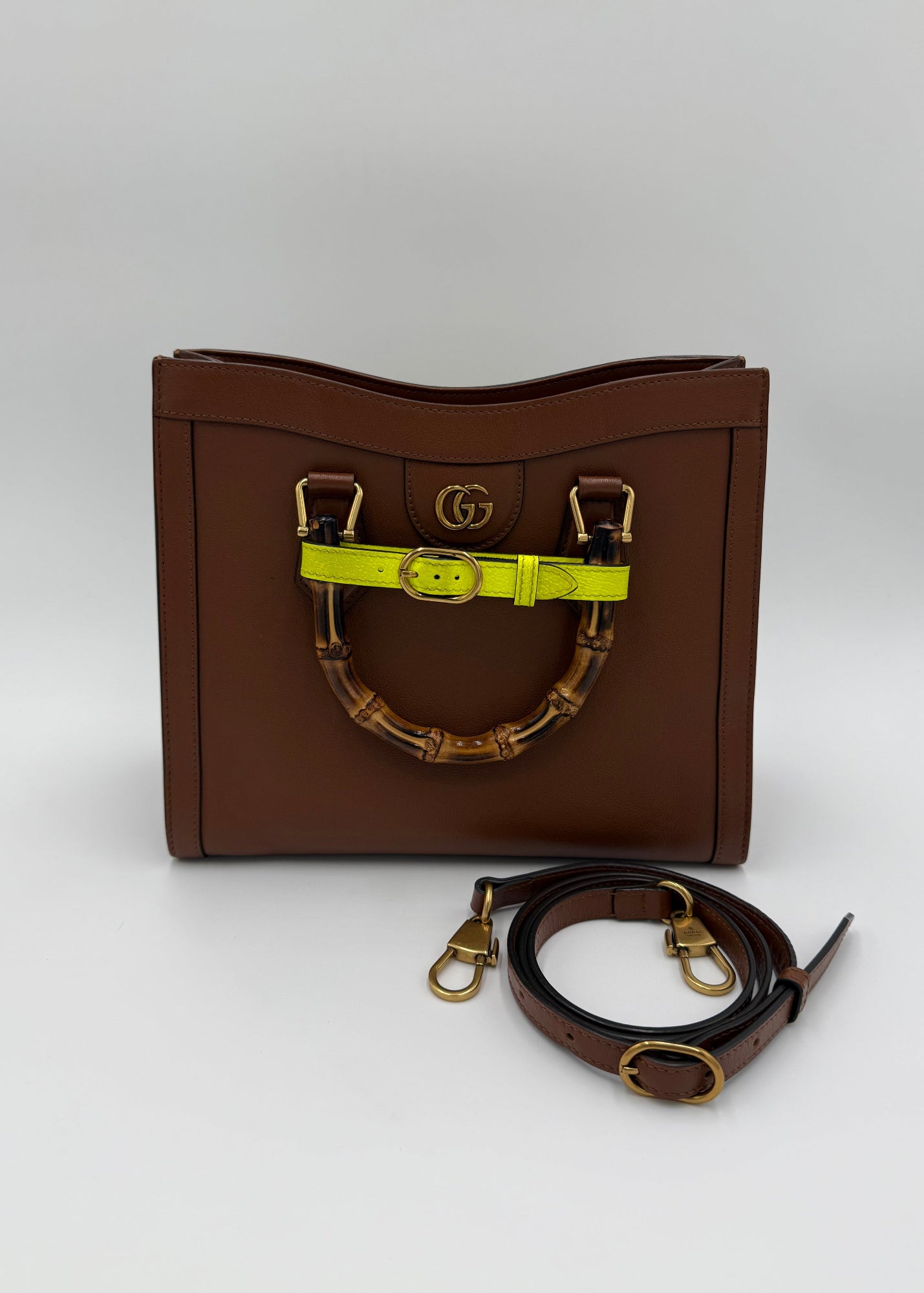 Gucci Borsa Diana Tote Media in Pelle con Manici Bamboo Marrone