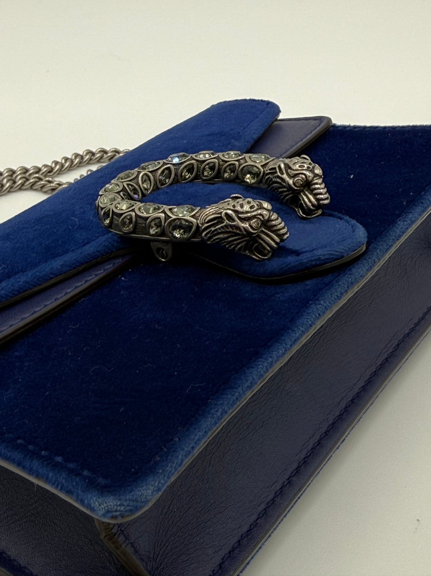 Gucci Borsa Dionysus Super Mini in Velluto Blu Cobalto - Pally Vintage Closet