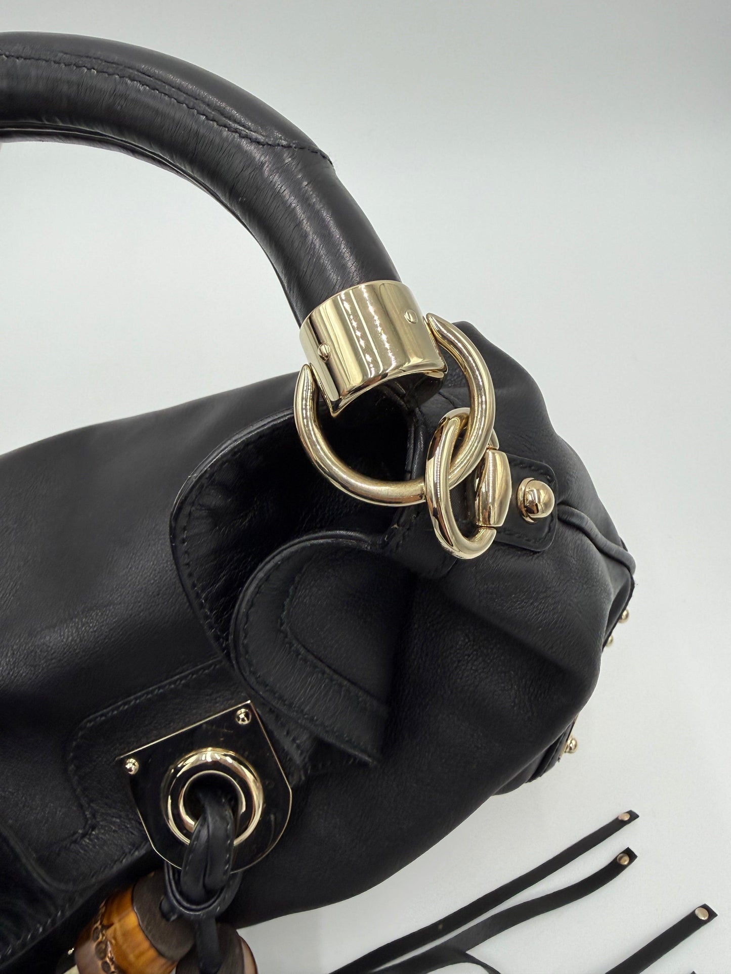 Gucci-Borsa-Indy-Top-Handle-in-Pelle-Nera-con-Dettagli-Bamboo-70493940220228 - Pally Vintage Closet