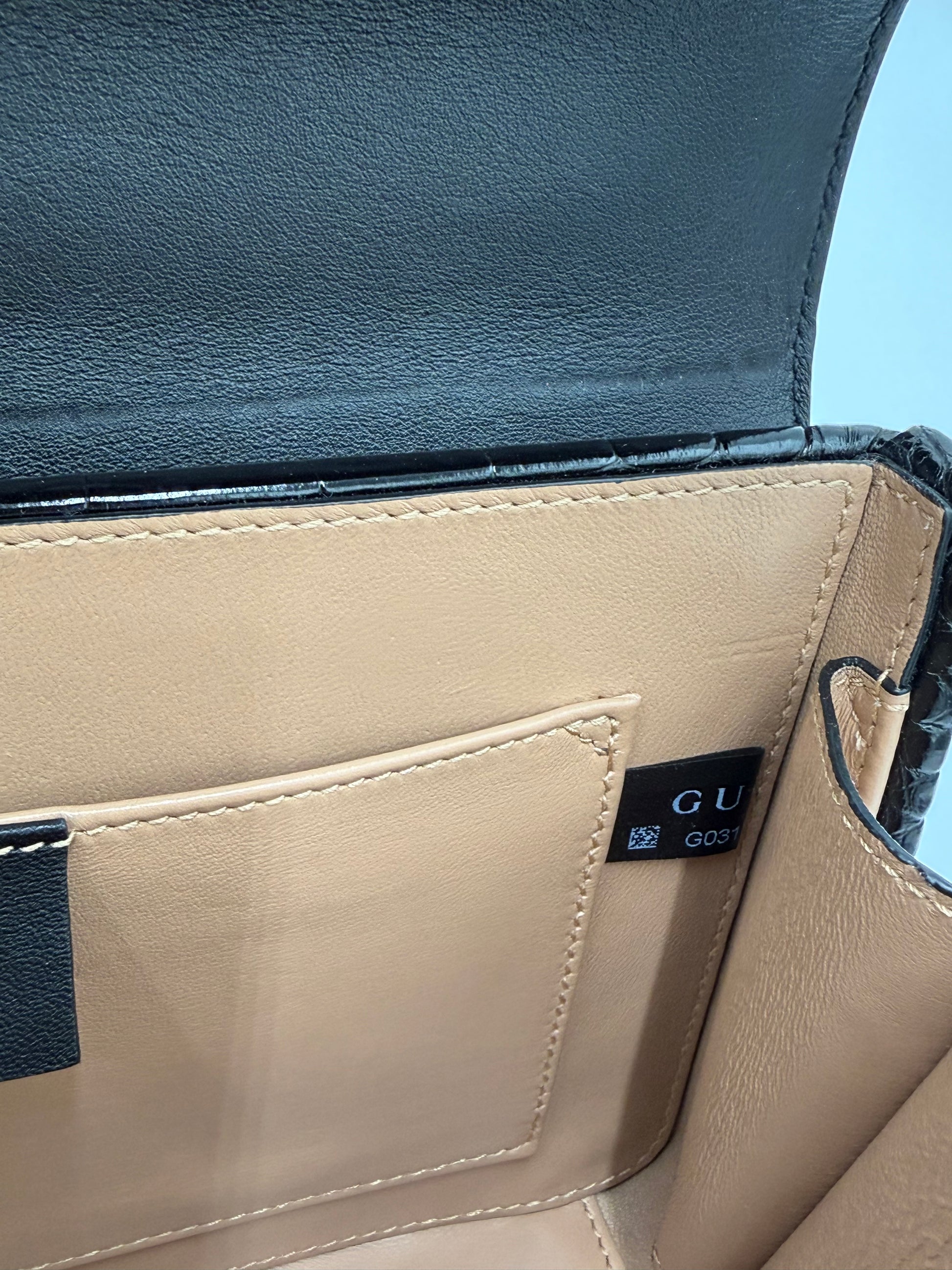 Gucci Borsa Sylvie 1969 Top Handle in Coccodrillo Lucido Nera - Pally Vintage Closet