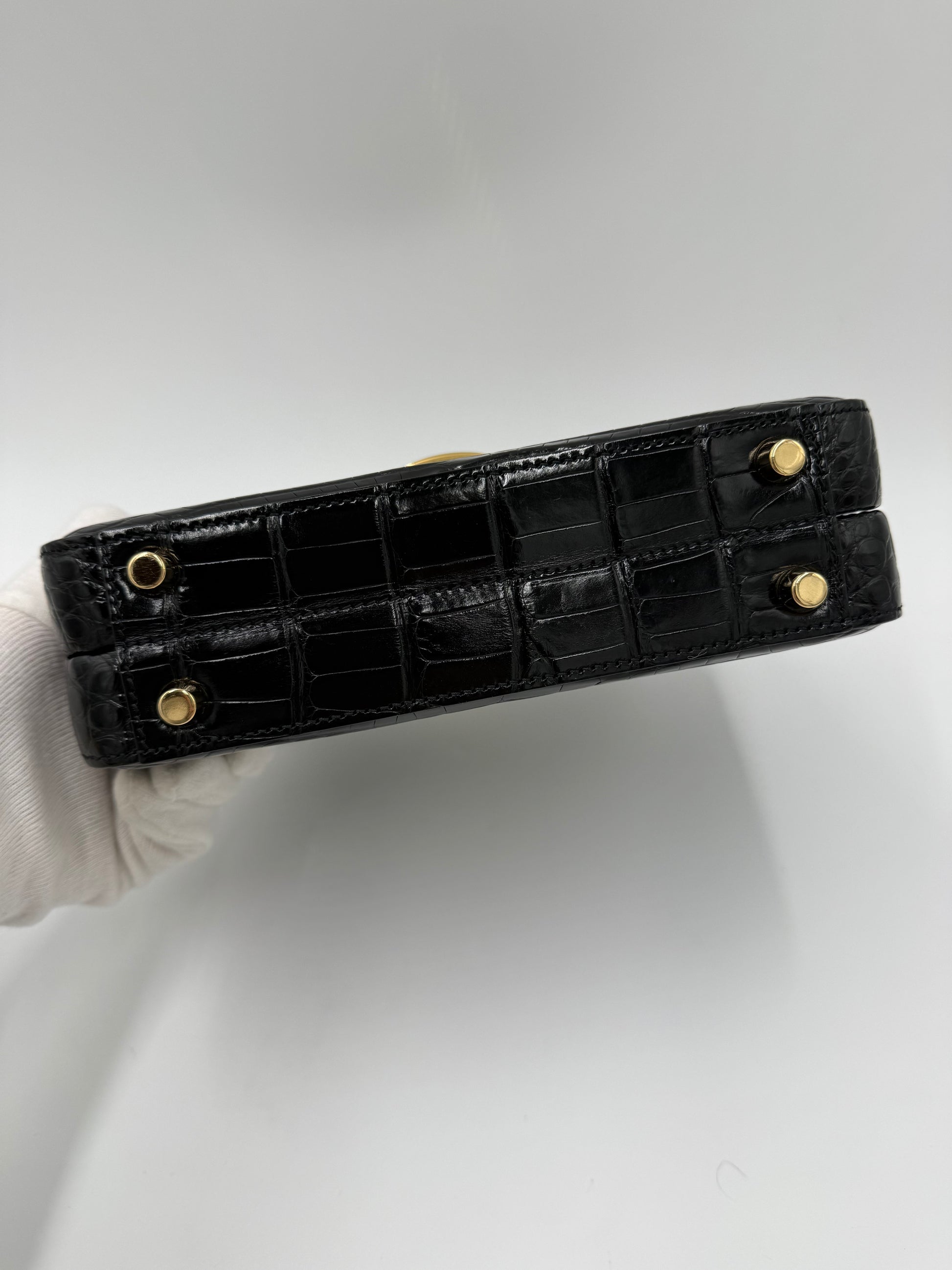 Gucci Borsa Sylvie 1969 Top Handle in Coccodrillo Lucido Nera - Pally Vintage Closet