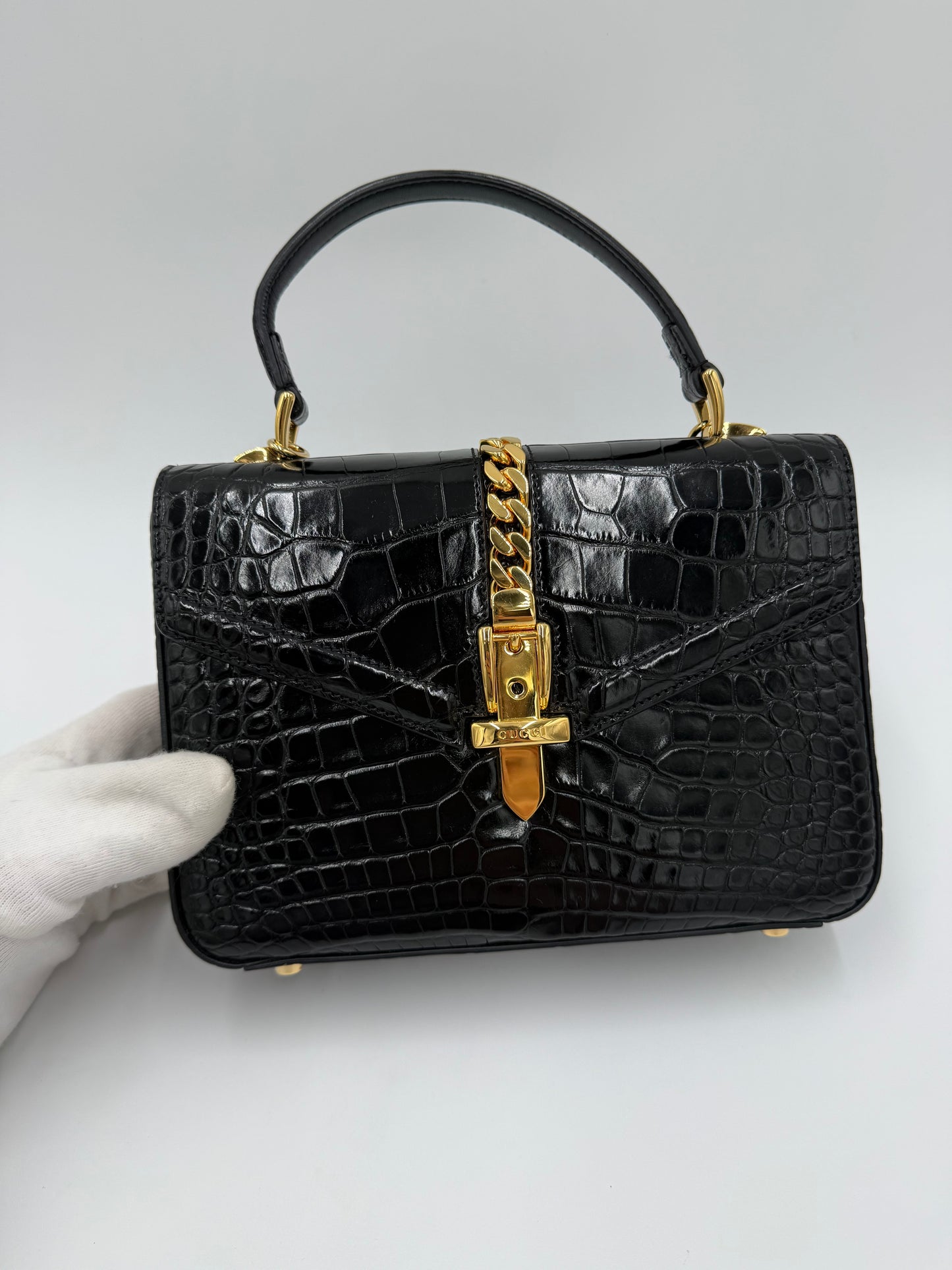 Gucci Borsa Sylvie 1969 Top Handle in Coccodrillo Lucido Nera - Pally Vintage Closet