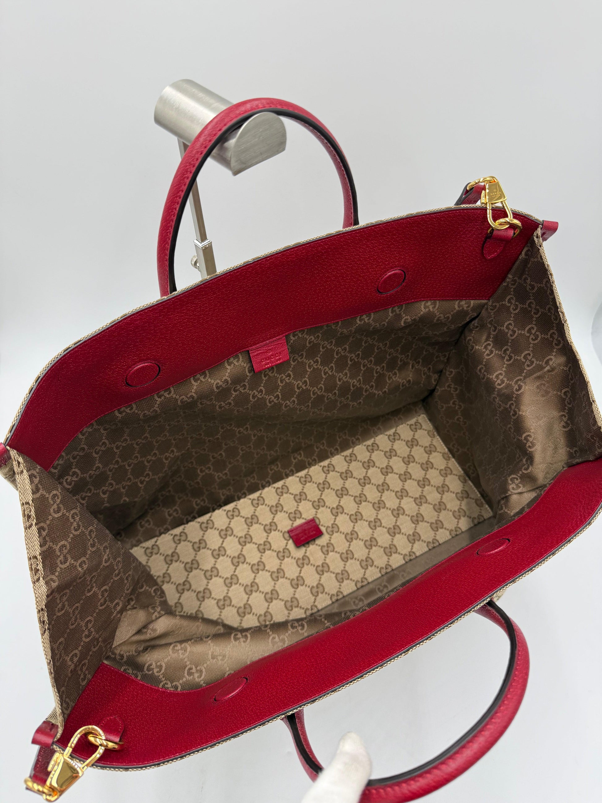 Gucci-Borsa-Tote-Soft-in-Tela-GG-Supreme-e-Pelle-Martellata-Rossa-70420575289668 - Pally Vintage Closet