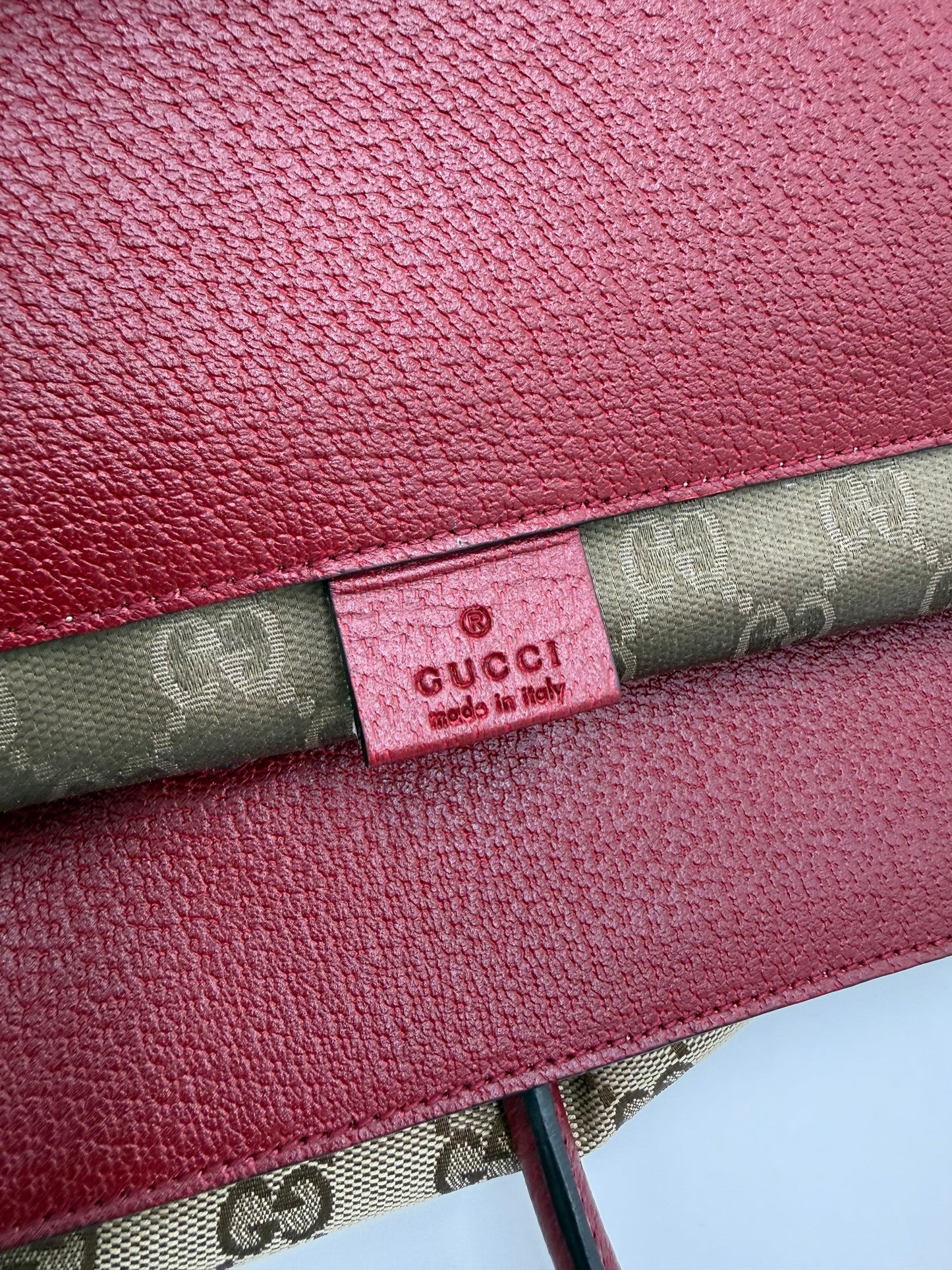 Gucci-Borsa-Tote-Soft-in-Tela-GG-Supreme-e-Pelle-Martellata-Rossa-70420575387972 - Pally Vintage Closet
