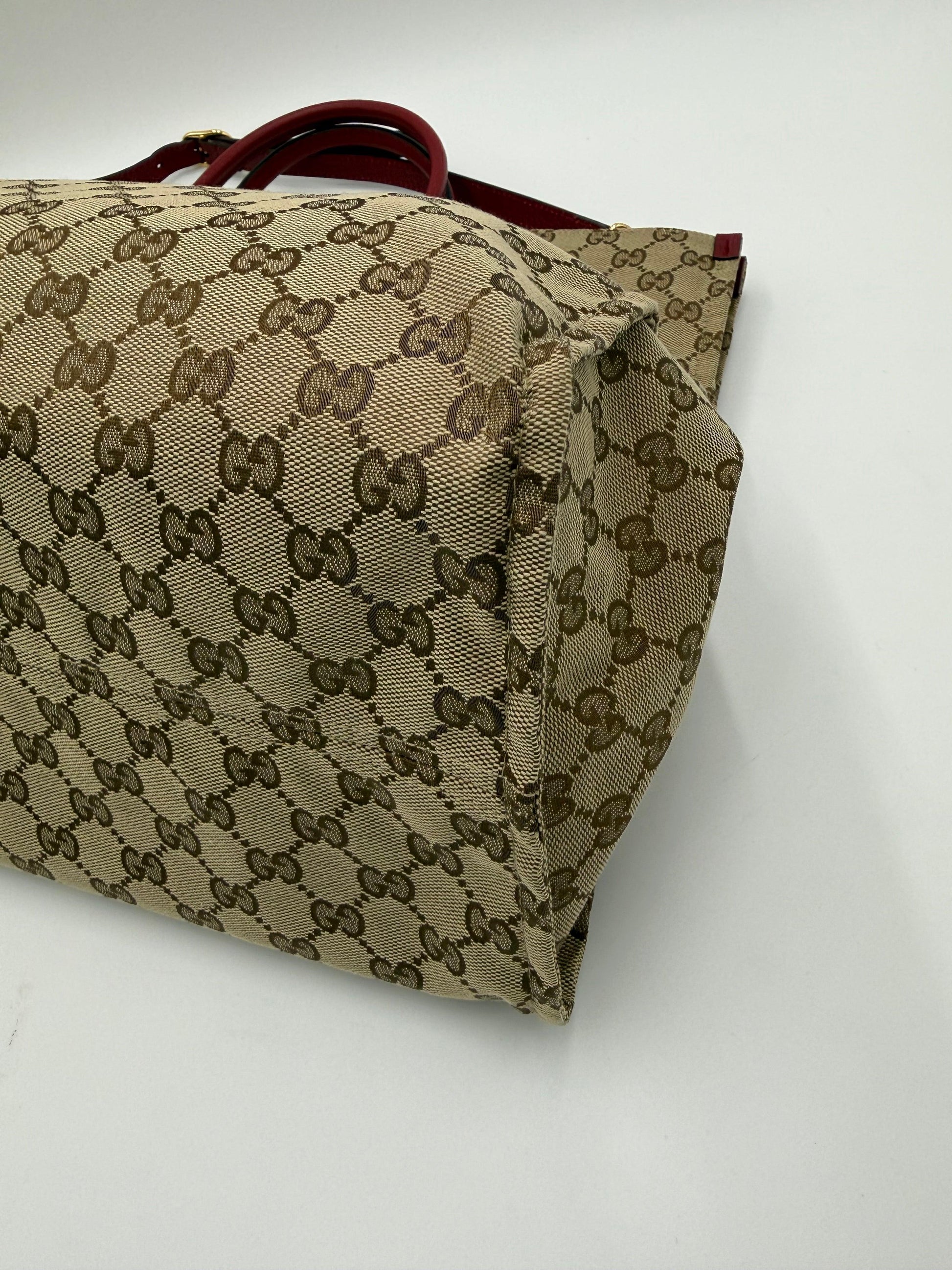 Gucci-Borsa-Tote-Soft-in-Tela-GG-Supreme-e-Pelle-Martellata-Rossa-70420575453508 - Pally Vintage Closet
