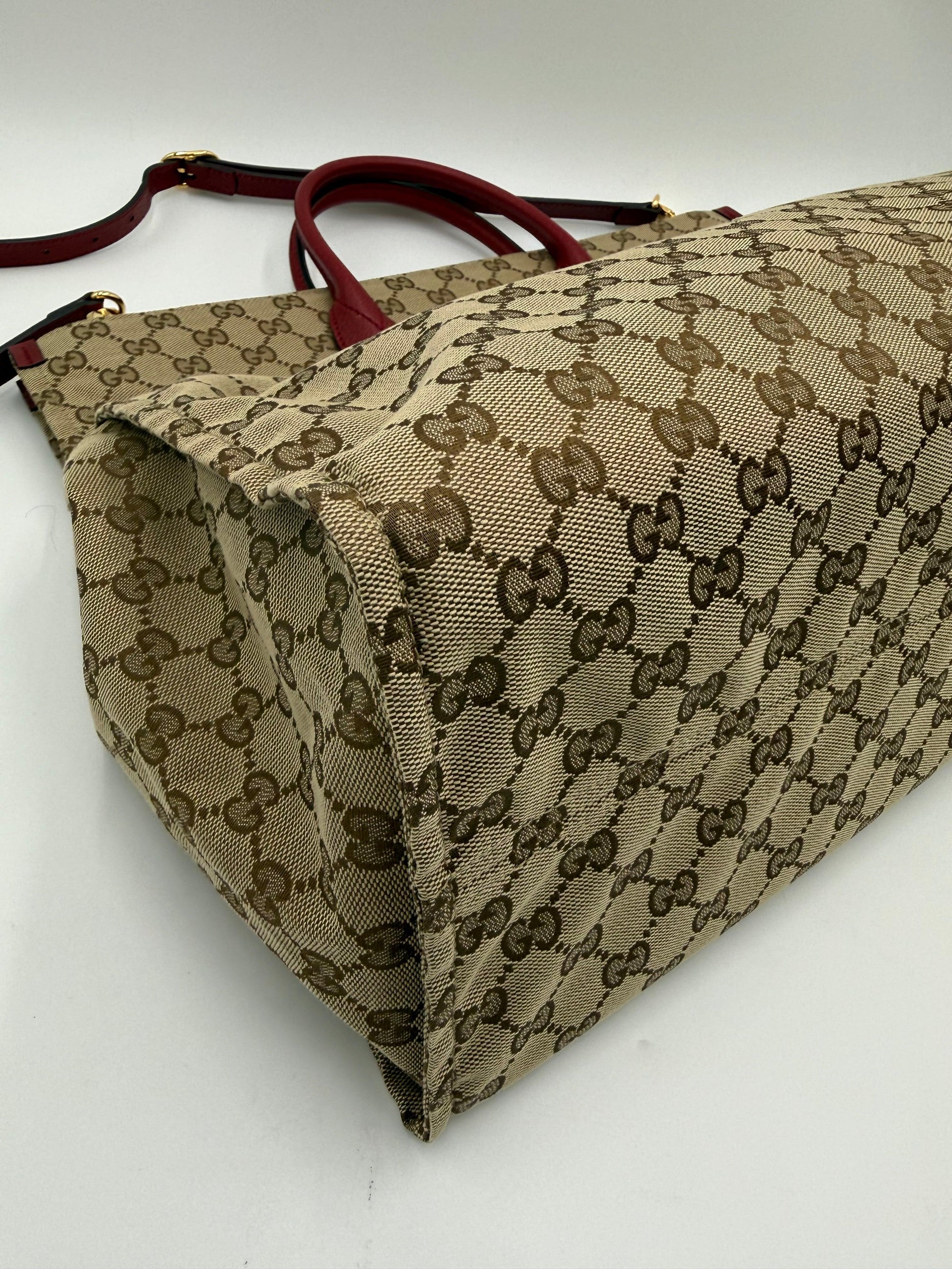 Gucci-Borsa-Tote-Soft-in-Tela-GG-Supreme-e-Pelle-Martellata-Rossa-70420575519044 - Pally Vintage Closet