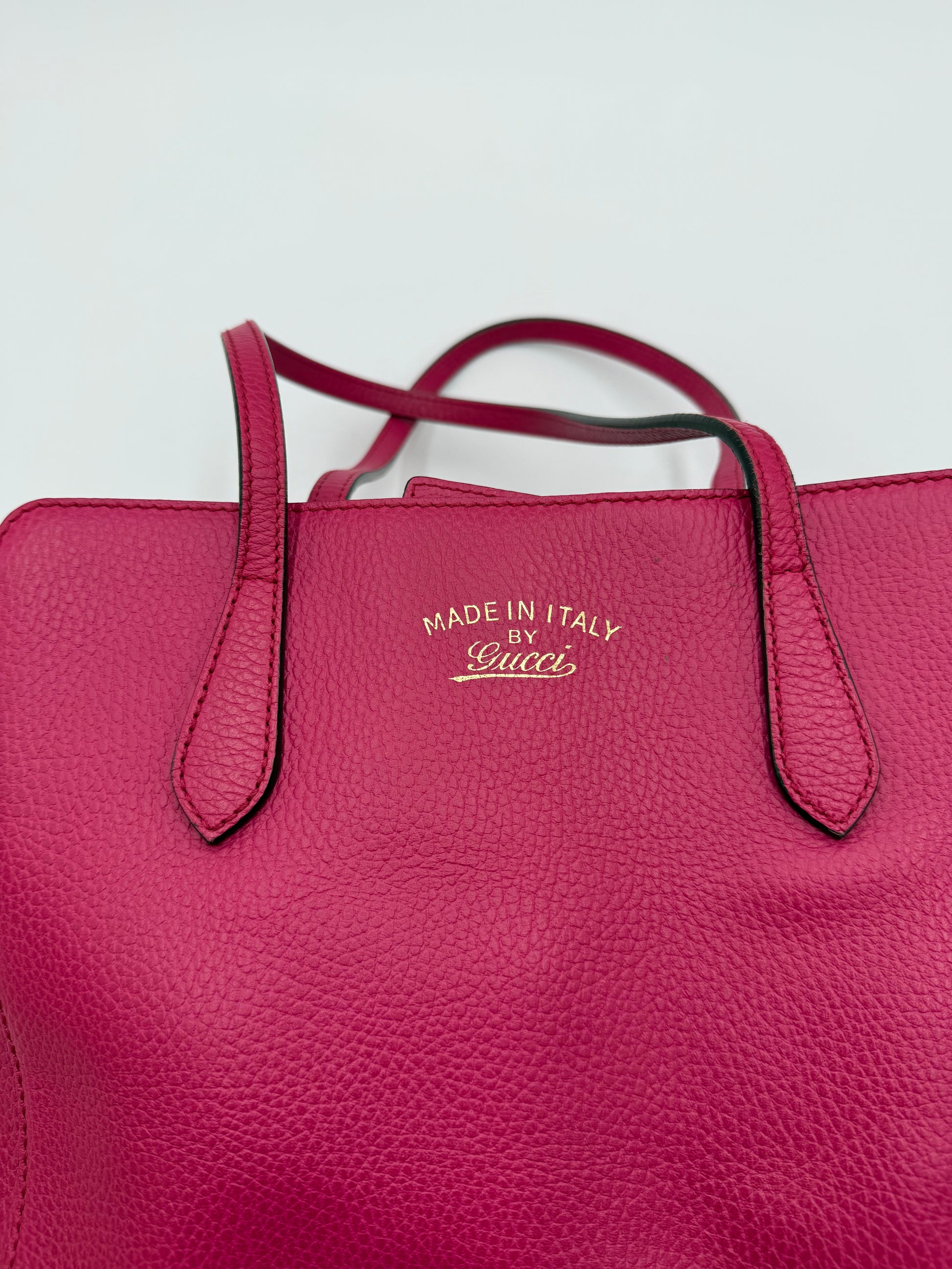 Gucci Borsa Tote Swing Media in Pelle Martellata Fucsia - Pally Vintage Closet