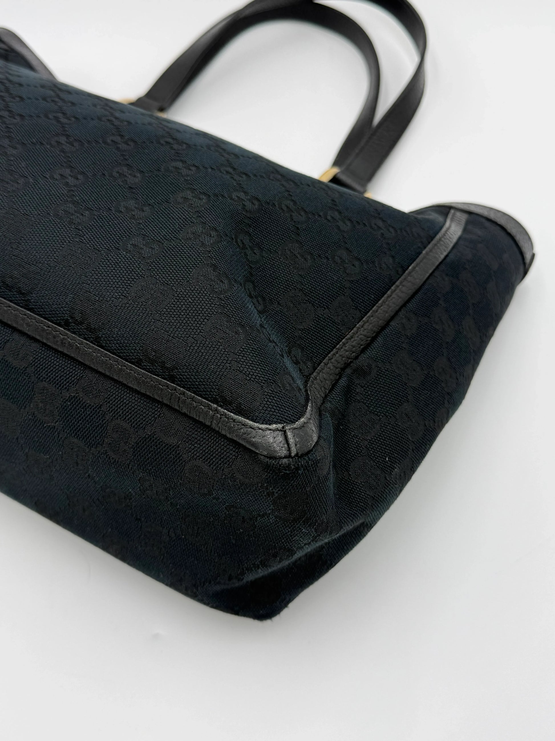 Gucci-Borsa-Tote-Vintage-in-Tela-GG-Monogram-e-Pelle-Nera-69515580932420 - Pally Vintage Closet