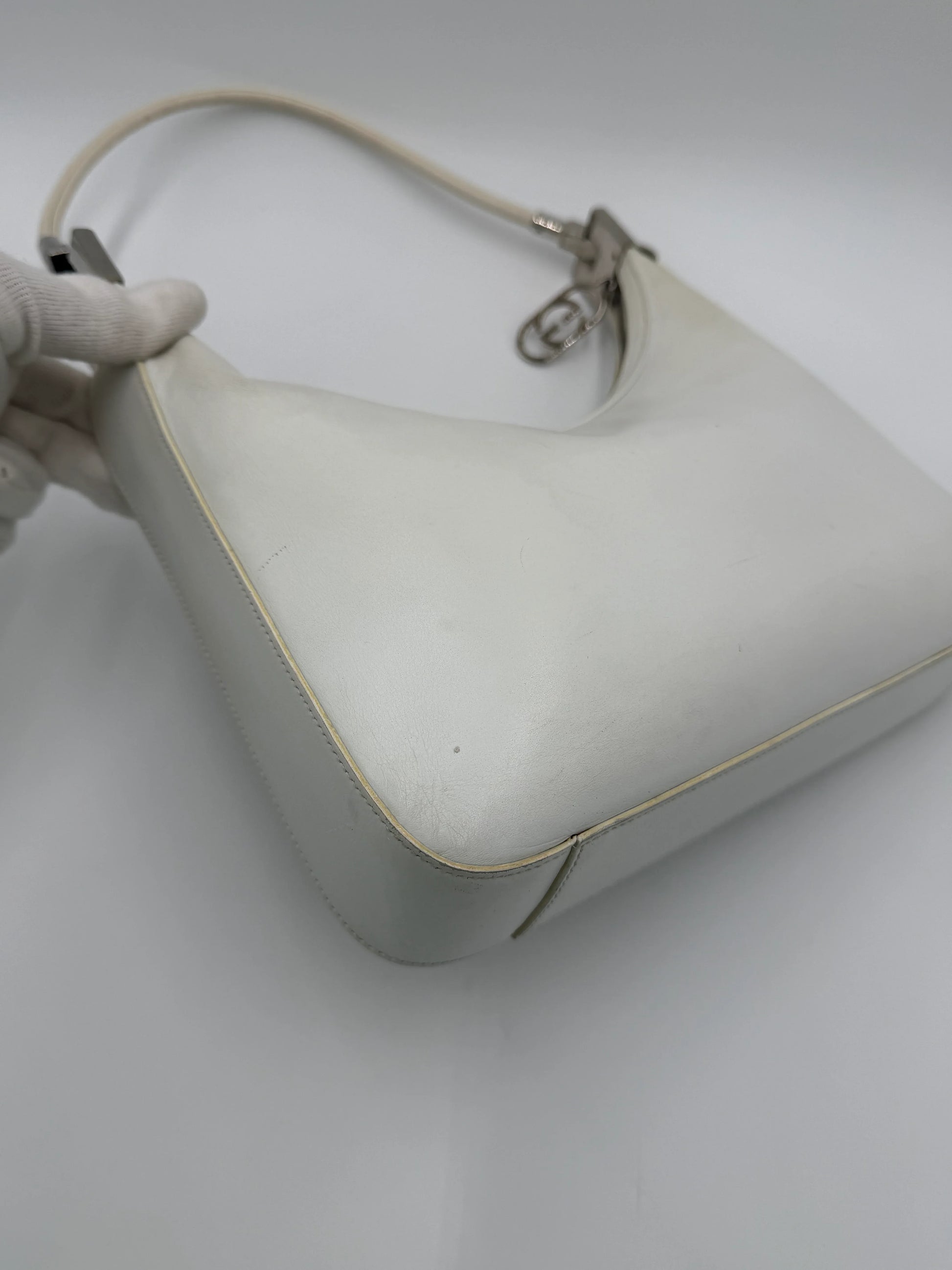 Gucci-Borsa-Vintage-Hobo-Moon-by-Tom-Ford-in-Pelle-Bianca-70135148380484 - Pally Vintage Closet