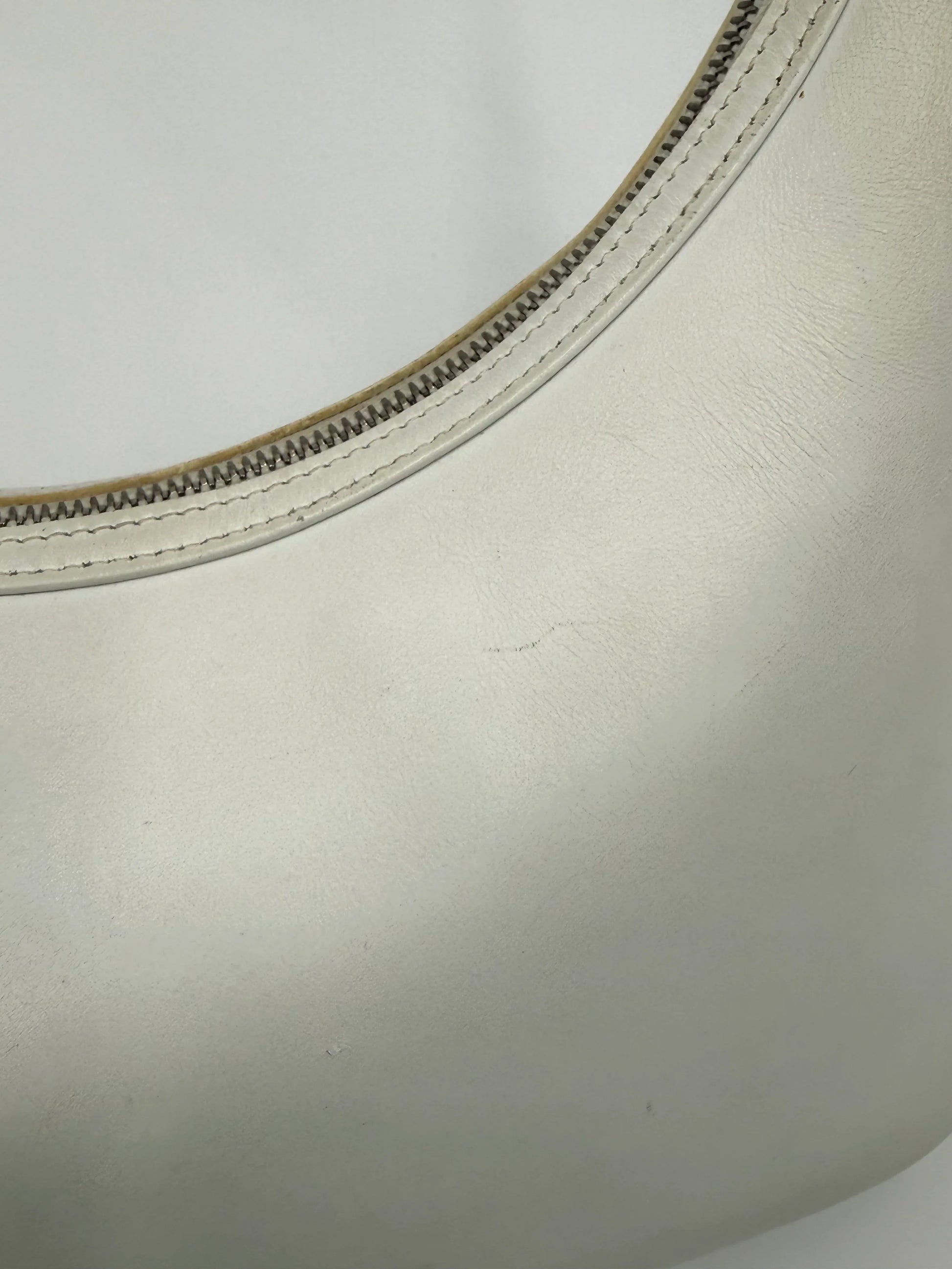Gucci-Borsa-Vintage-Hobo-Moon-by-Tom-Ford-in-Pelle-Bianca-70135148478788 - Pally Vintage Closet