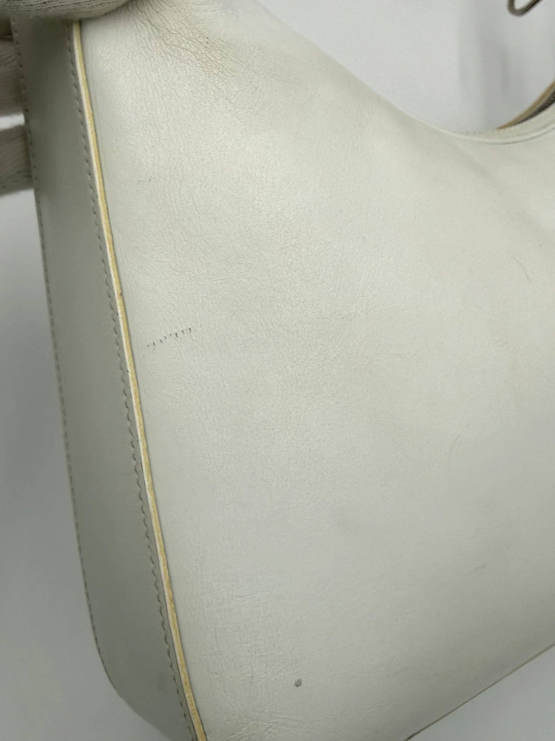 Gucci-Borsa-Vintage-Hobo-Moon-by-Tom-Ford-in-Pelle-Bianca-70135148511556 - Pally Vintage Closet