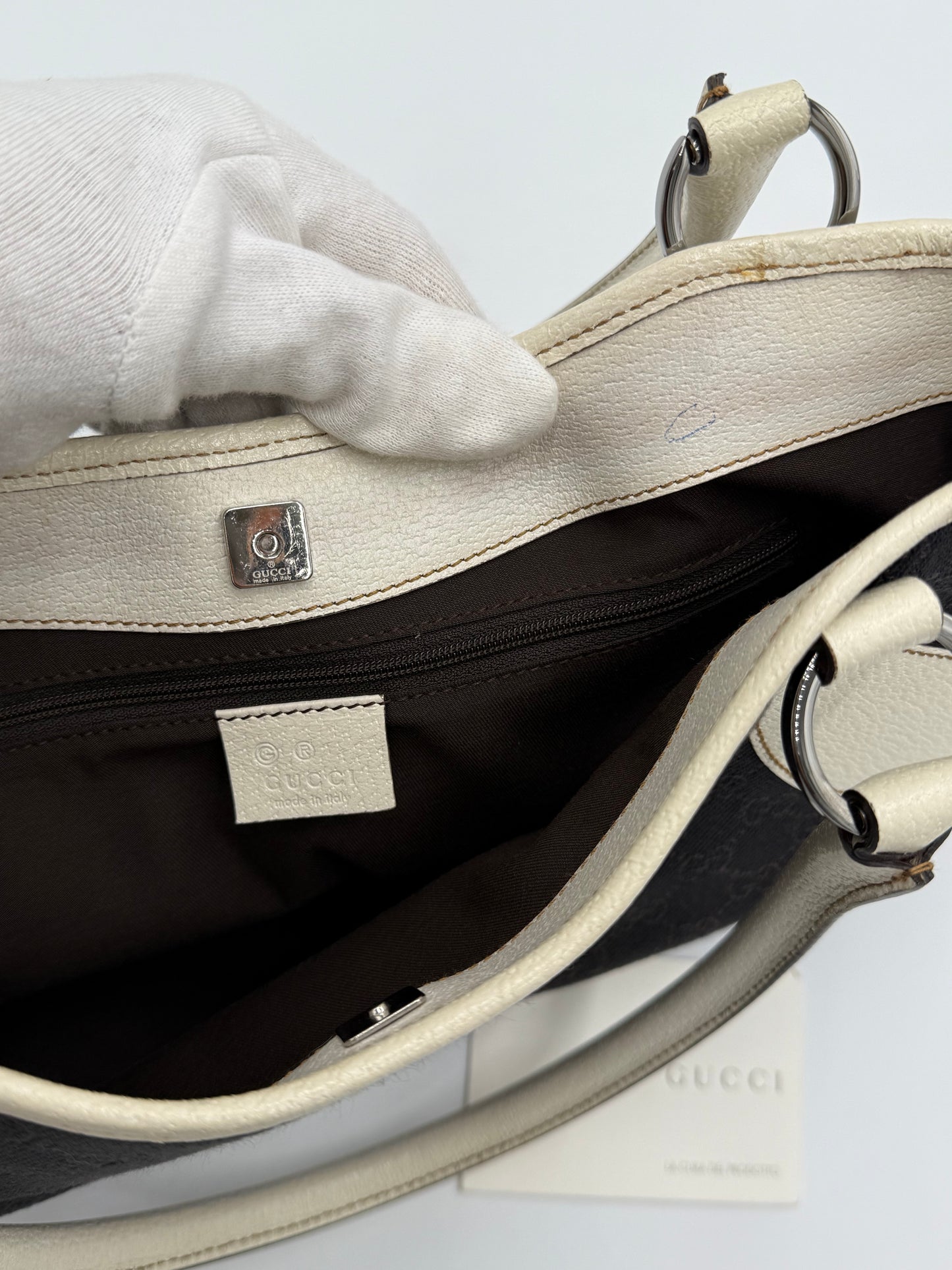 Gucci Borsa Vintage a Spalla in Tela Monogram GG e Pelle Bianca - Pally Vintage Closet