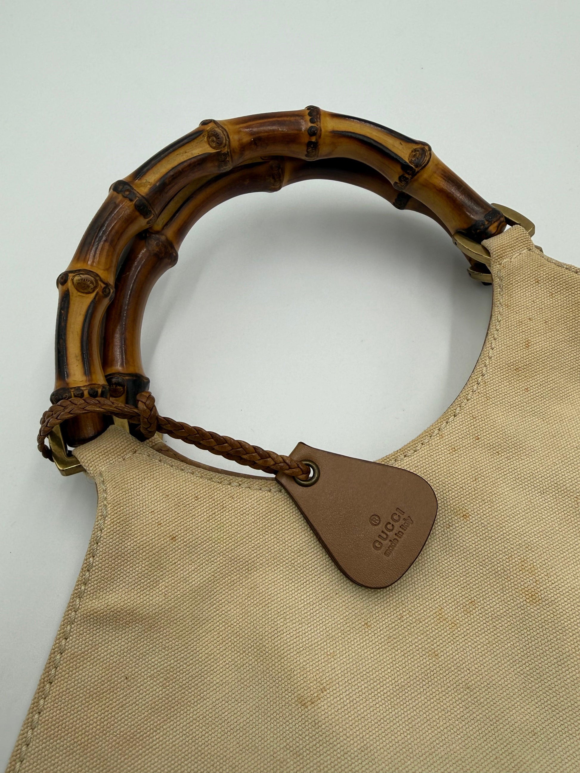 Gucci-Borsa-Vintage-con-Manici-in-Bamboo-e-Dettagli-Intrecciati-Beige-70493925212484 - Pally Vintage Closet