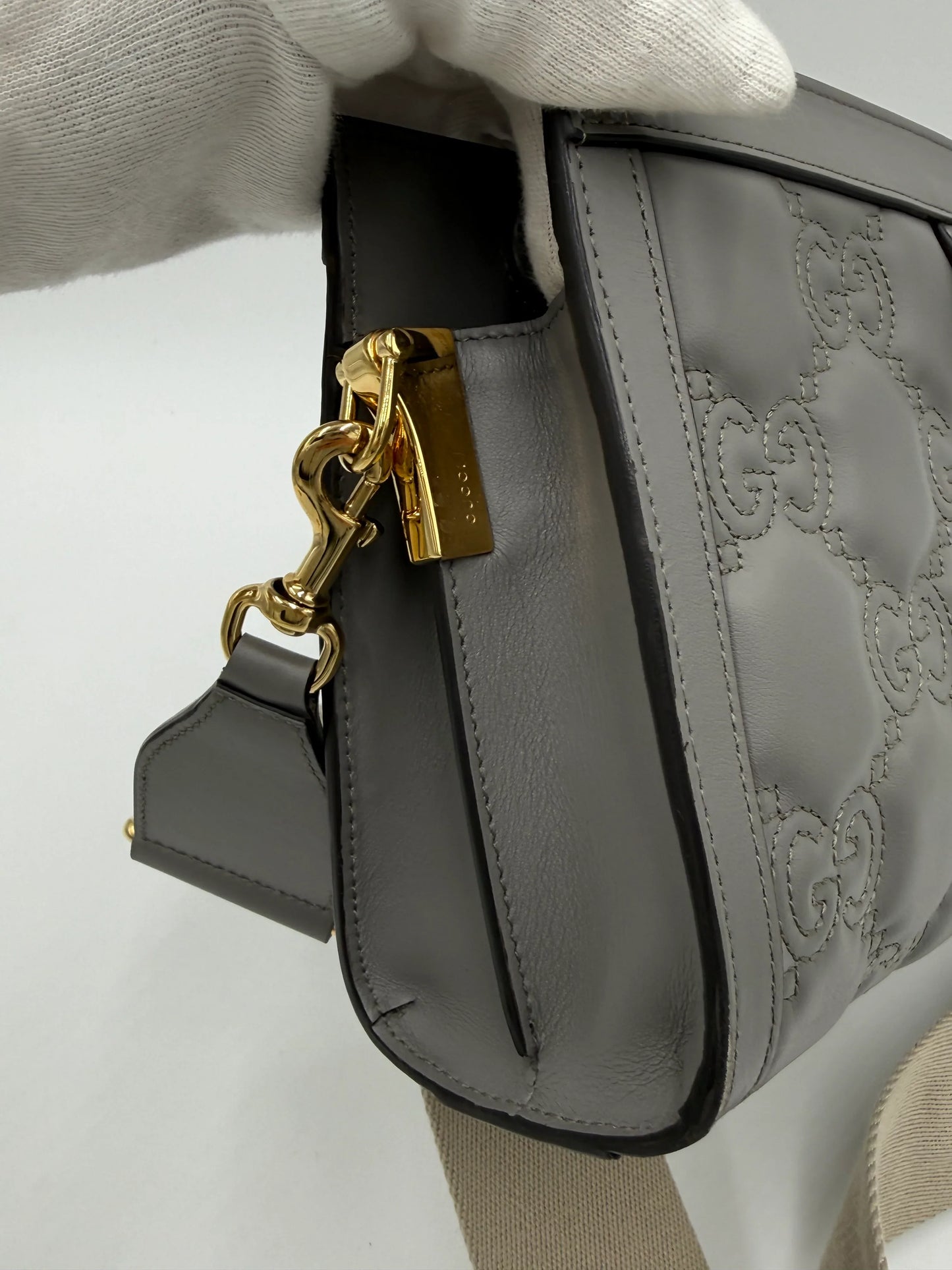 Gucci-Borsa-a-Tracolla-Ophidia-GG-Marmont-Piccola-in-Pelle-Matelass-Grigia-70314498359620 - Pally Vintage Closet