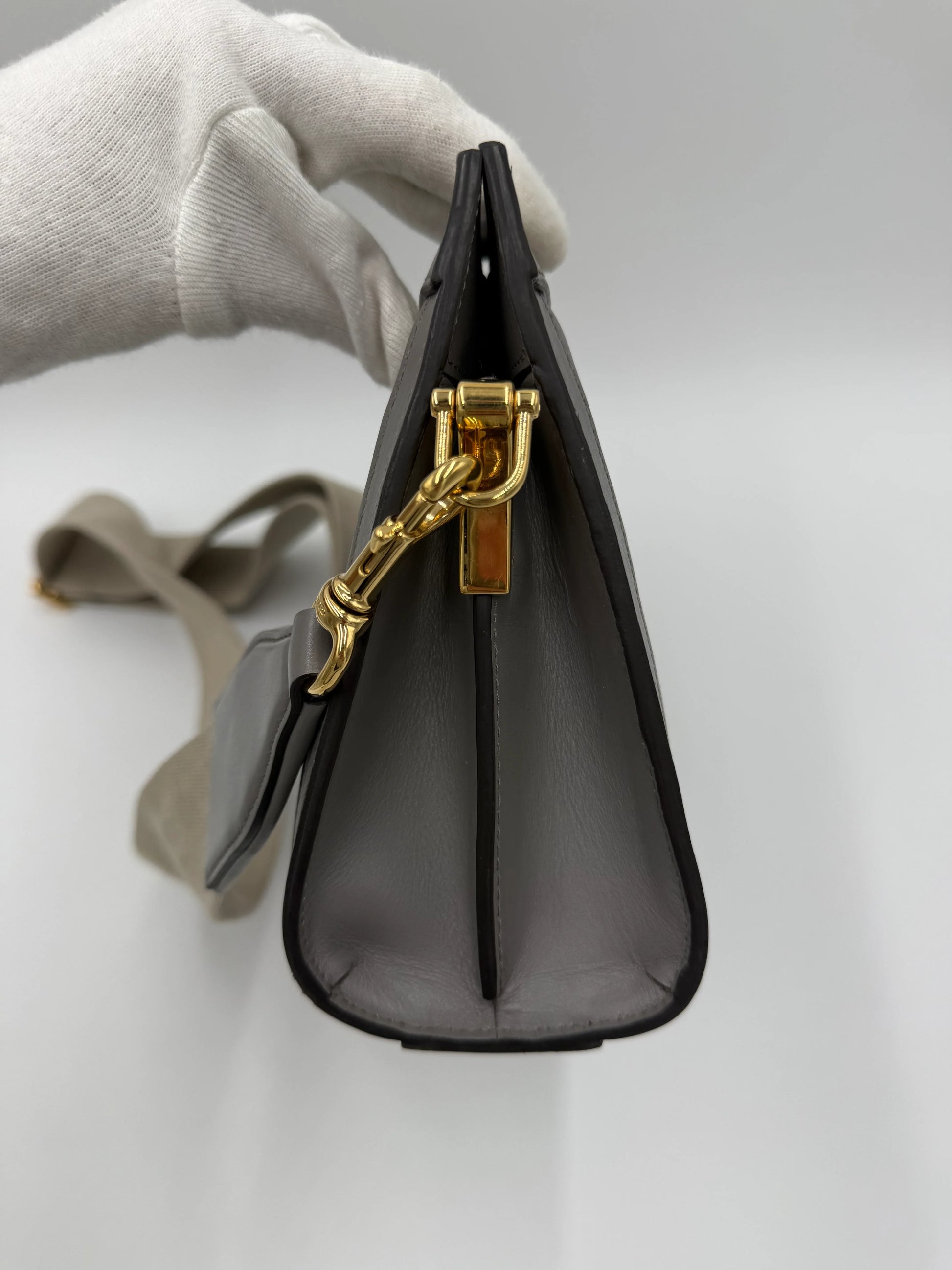 Gucci-Borsa-a-Tracolla-Ophidia-GG-Marmont-Piccola-in-Pelle-Matelass-Grigia-70314498392388 - Pally Vintage Closet