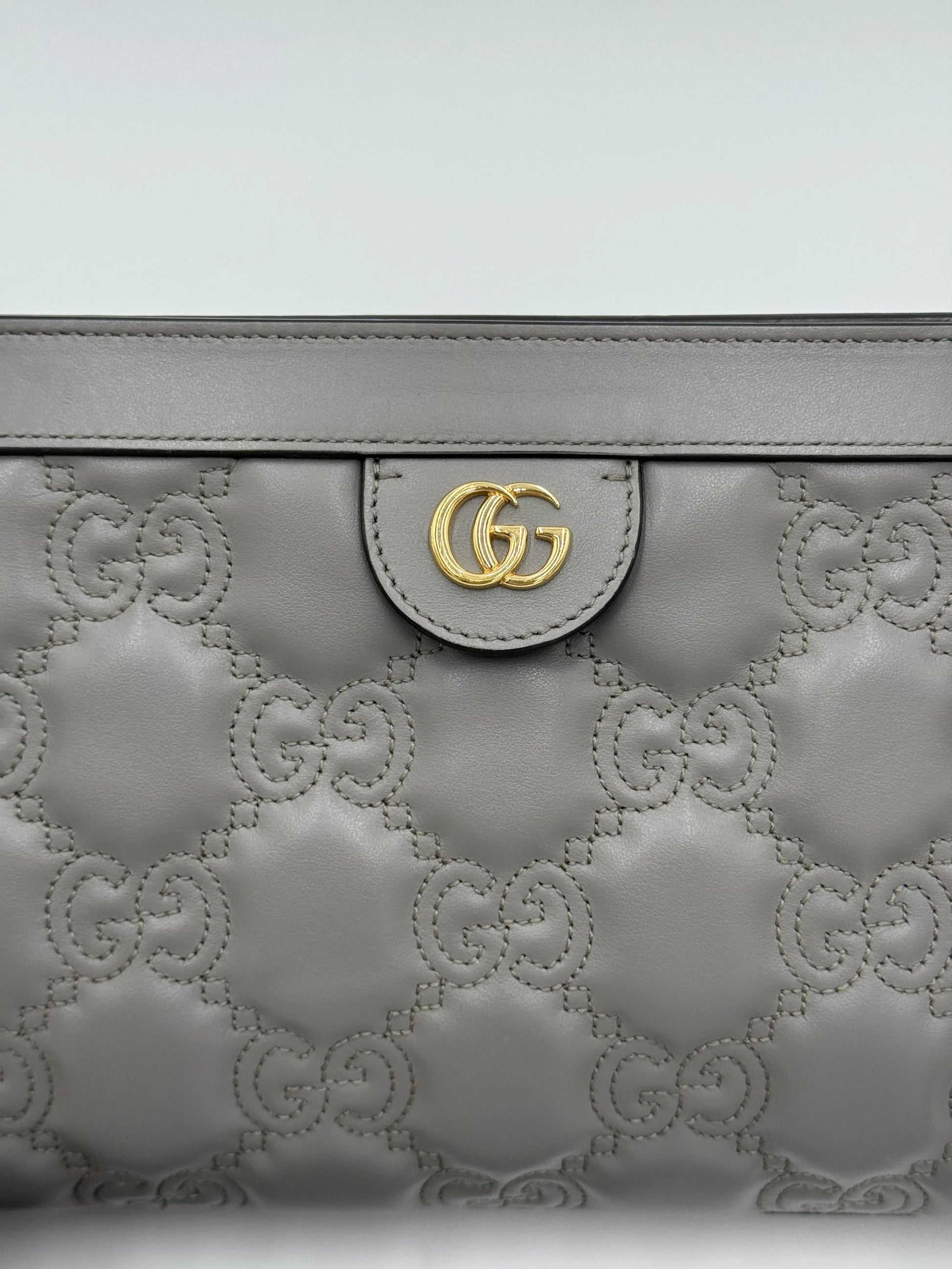 Gucci-Borsa-a-Tracolla-Ophidia-GG-Marmont-Piccola-in-Pelle-Matelass-Grigia-70314498654532 - Pally Vintage Closet